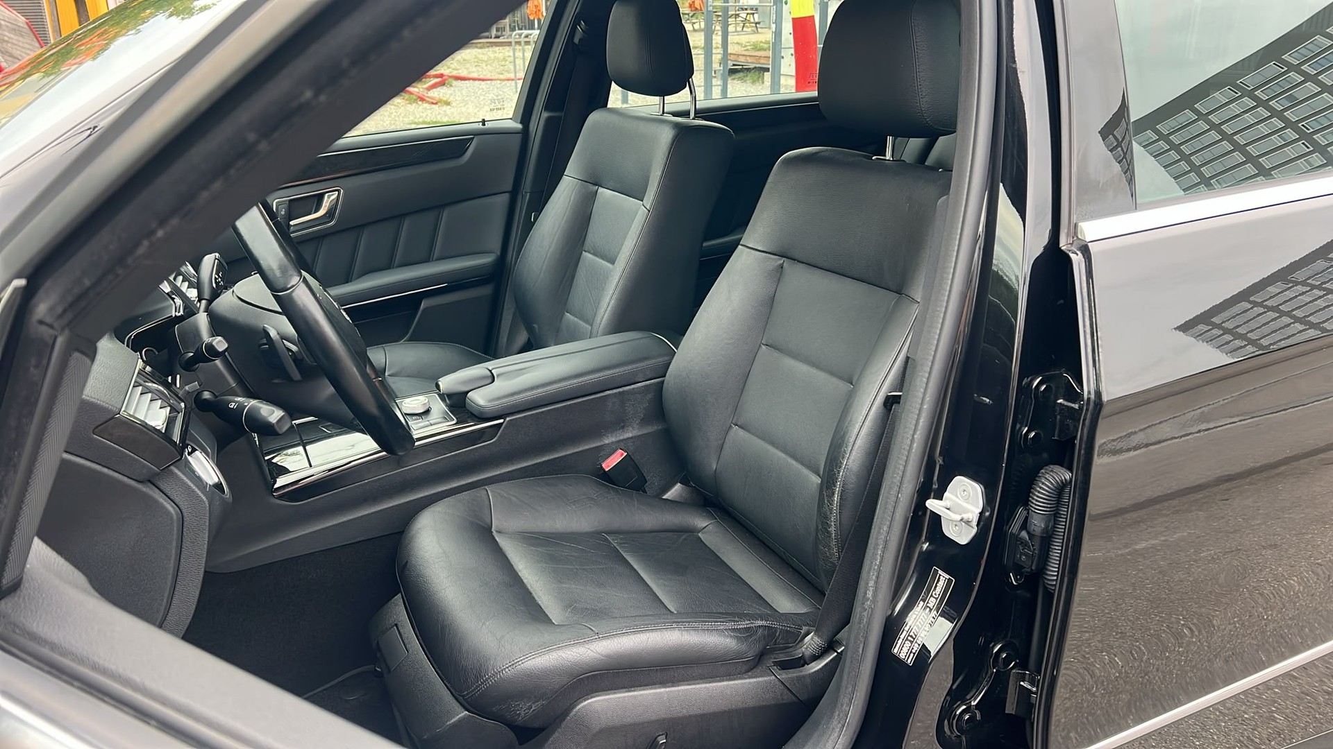 MERCEDES-BENZ E 350 CDI BlueEff. Avantgarde 4Matic 7G-Tronic-image-9