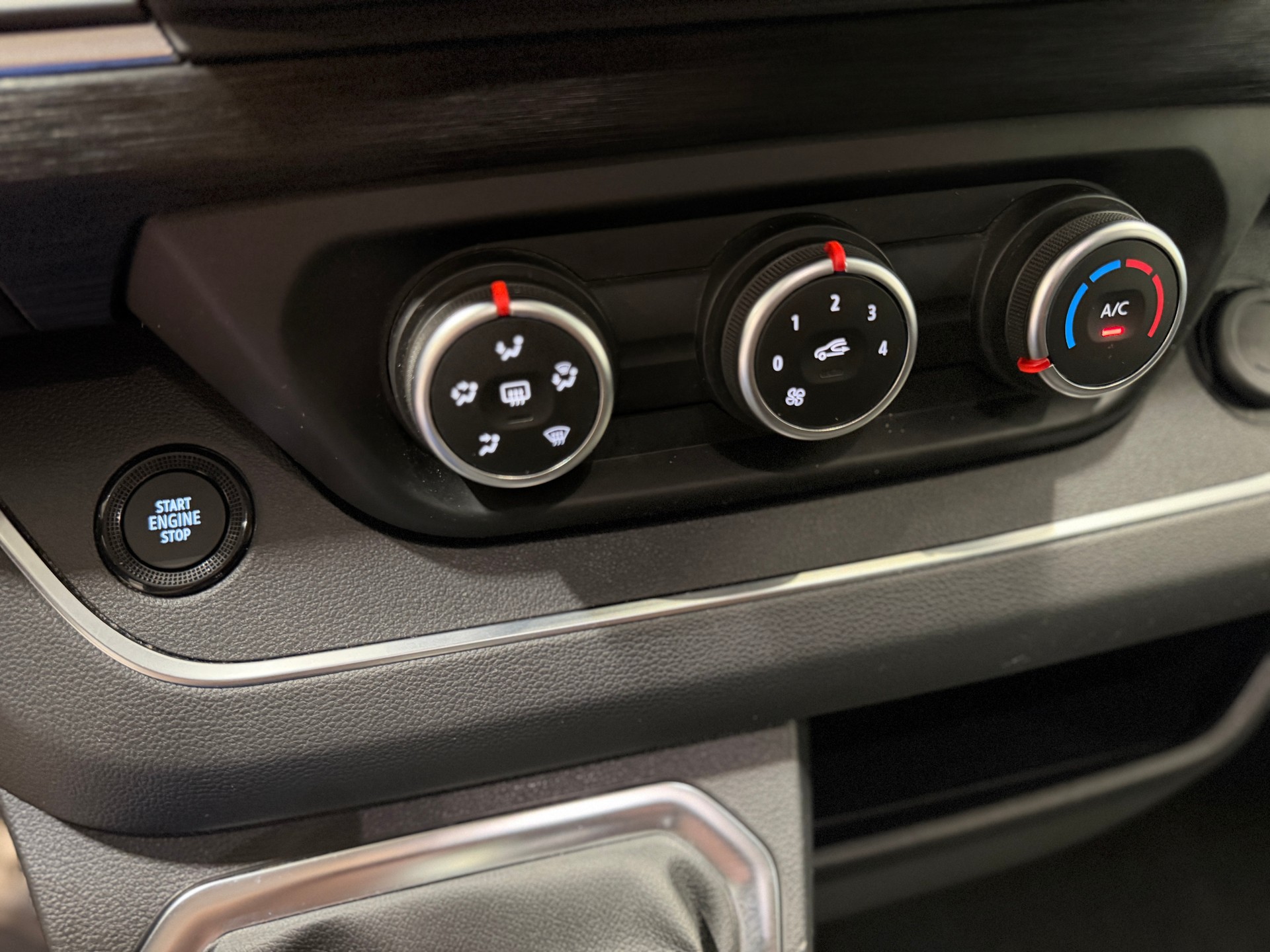 RENAULT Trafic Blue dCi 150 Passenger Evolution EDC-image-13
