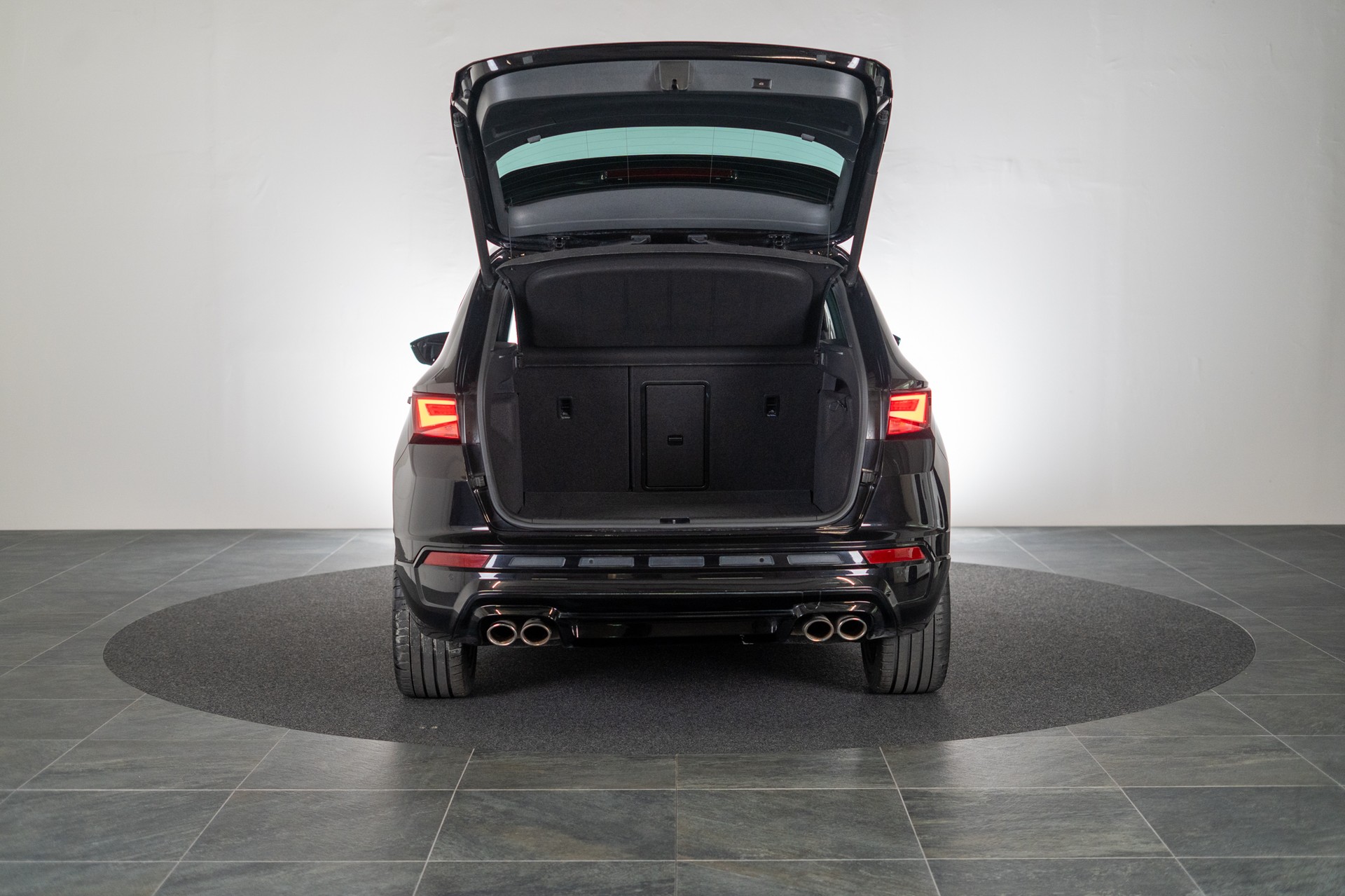 CUPRA Ateca Cupra 2.0 TSI 4Drive DSG / Panorama-Glasdach / 360°Kamera / Tempomat-image-5