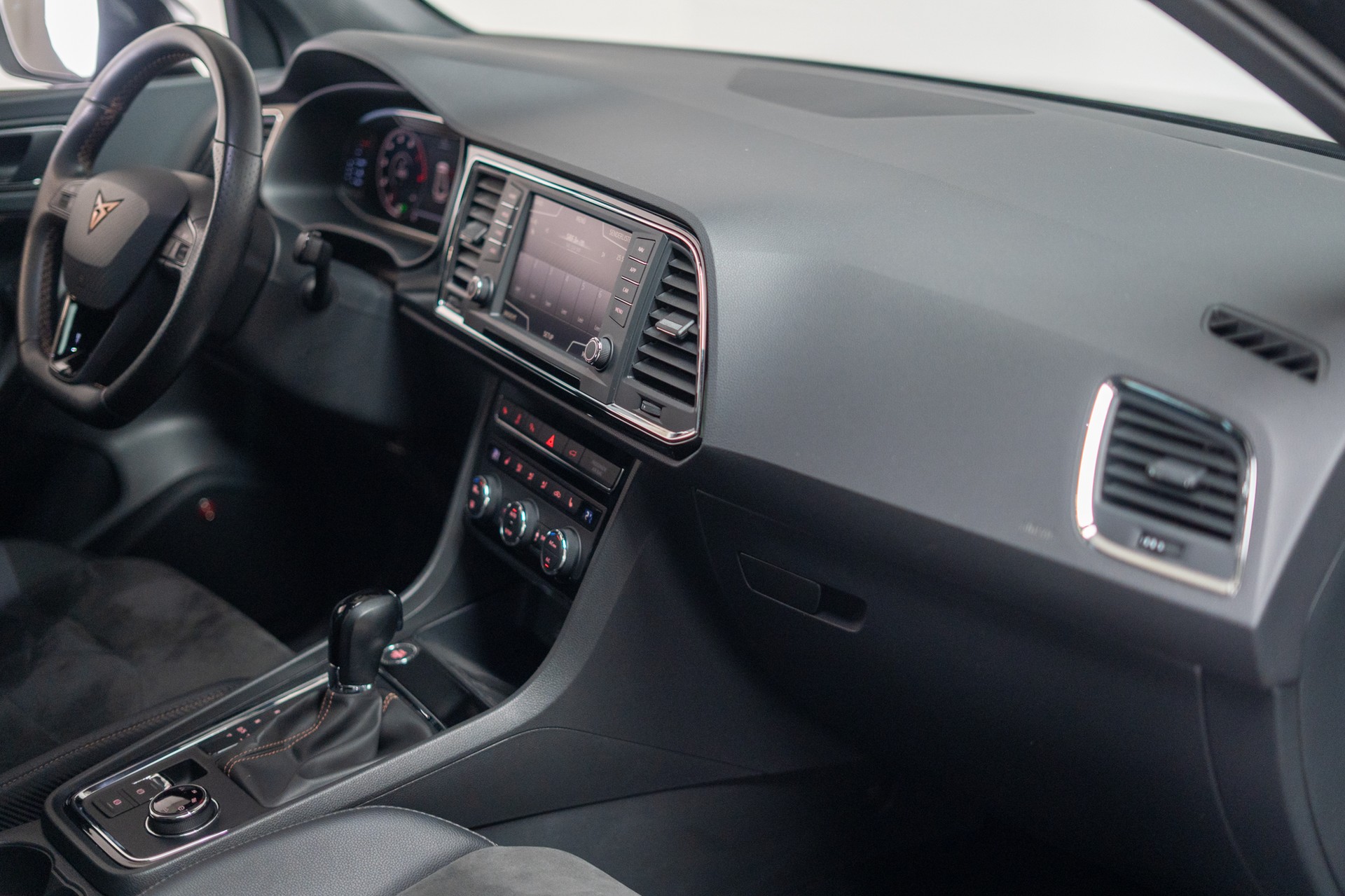 CUPRA Ateca Cupra 2.0 TSI 4Drive DSG / Panorama-Glasdach / 360°Kamera / Tempomat-image-15