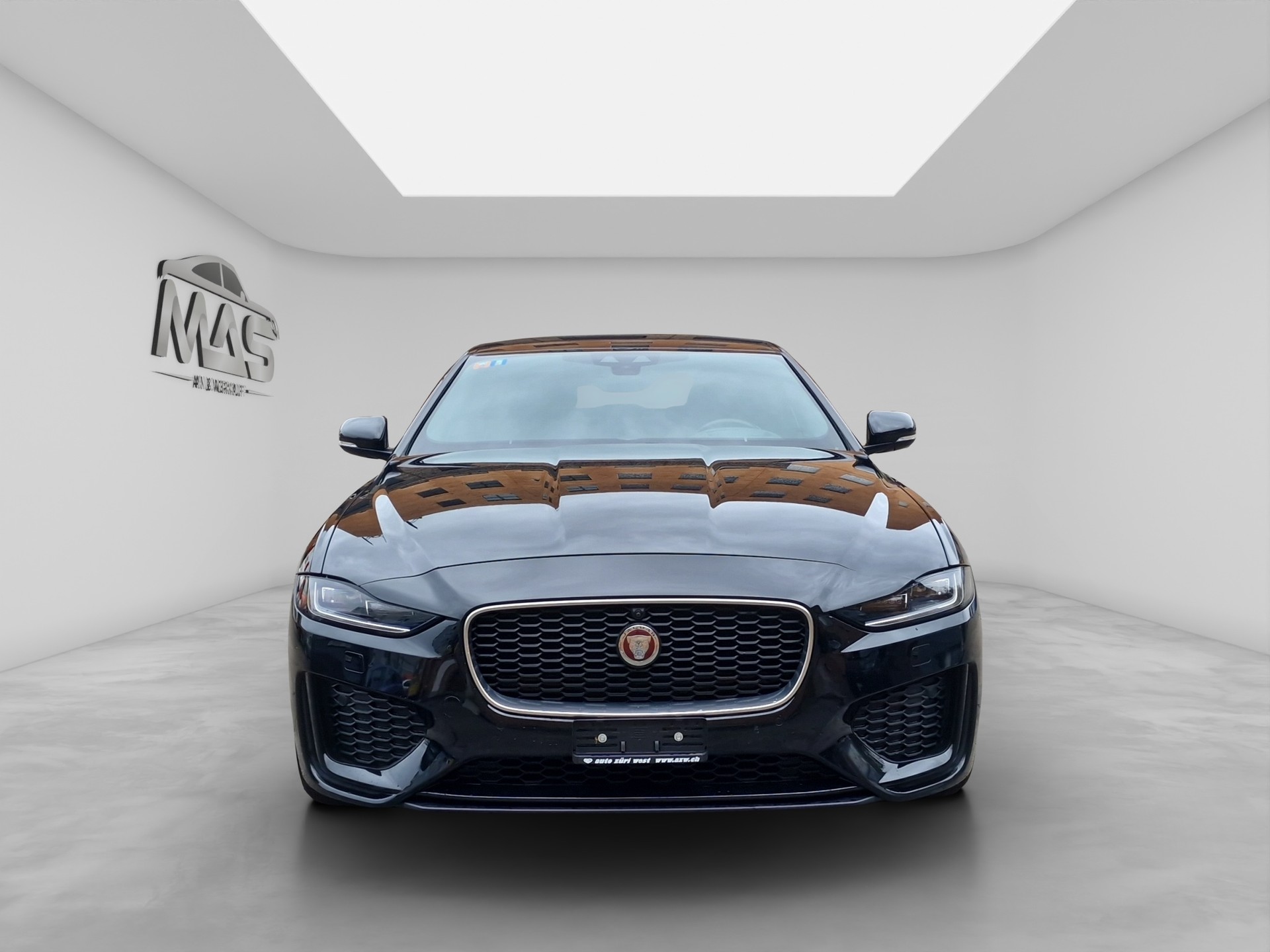 JAGUAR XE 2.0d R-Dynamic SE D180 AWD Automat-showroom-element-1