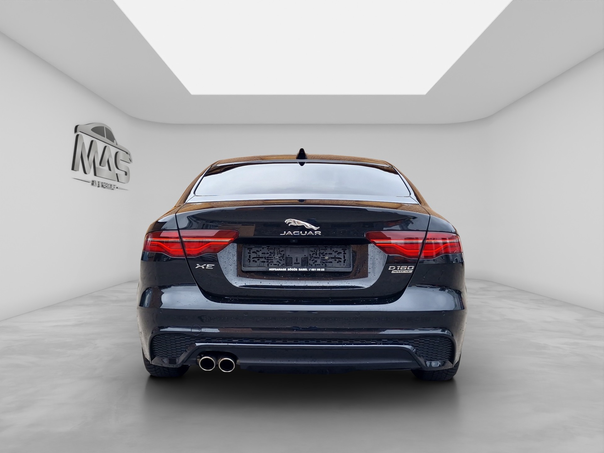 JAGUAR XE 2.0d R-Dynamic SE D180 AWD Automat-image-4