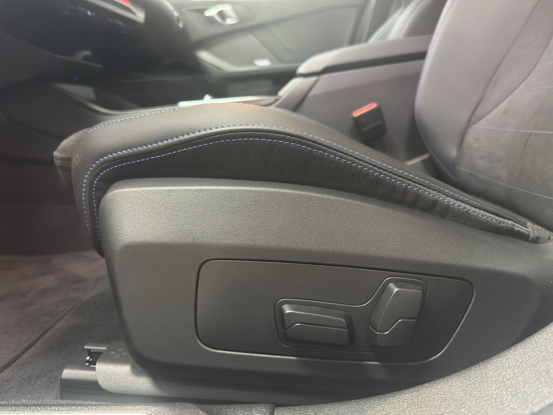BMW 120 M Sport Steptronic-image-11