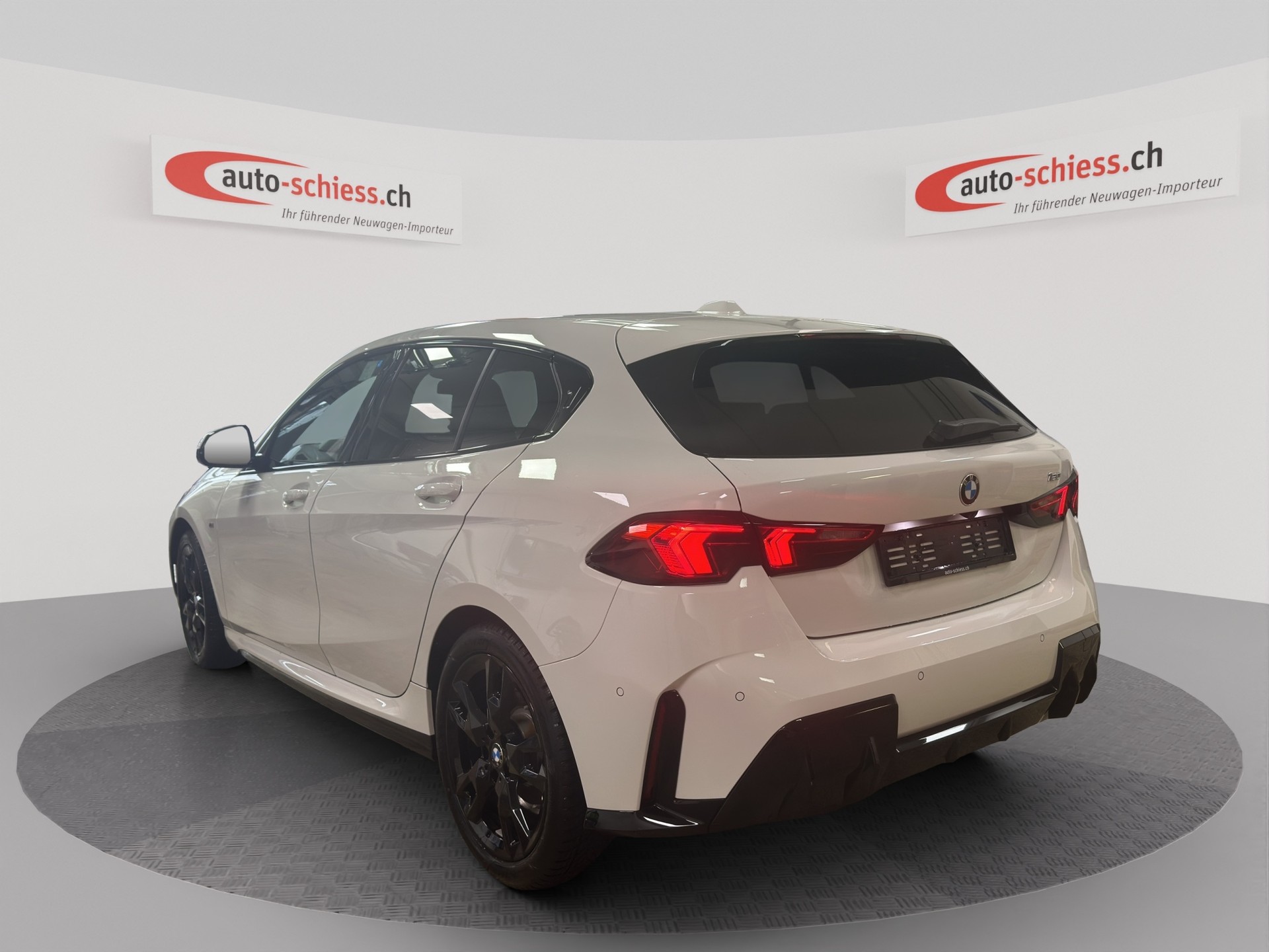 BMW 120 M Sport Steptronic-image-2