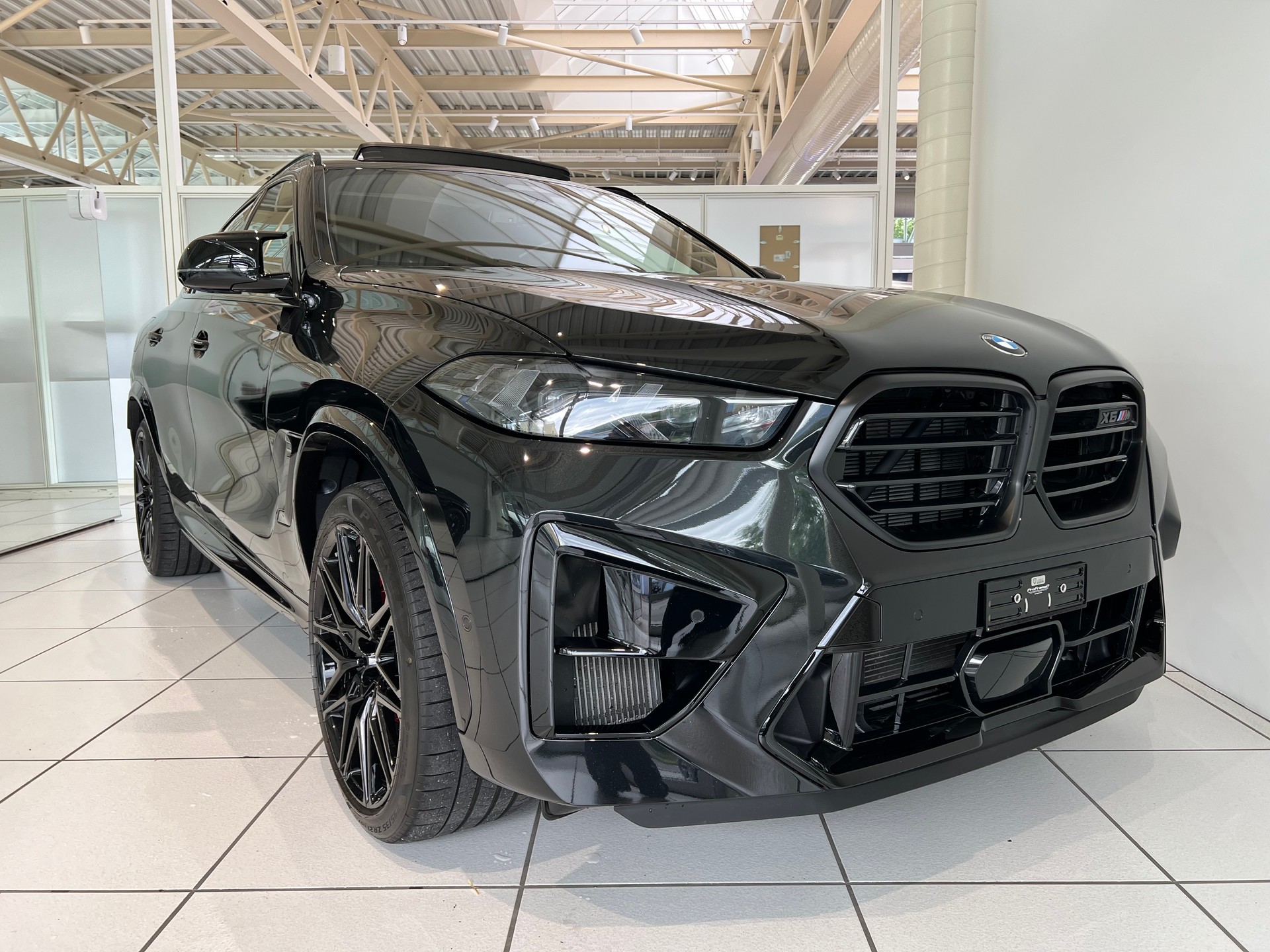 BMW BMW X6M Competition *Werksgarantie bis 01.2029* *B&W*Skylounge*Massage*Carbon*-image-1