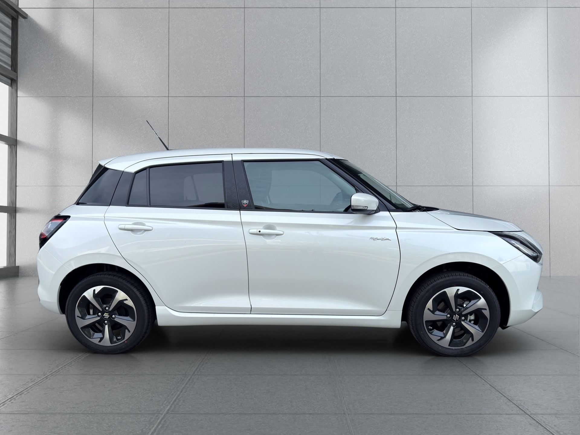 SUZUKI Swift 1.2 Piz Sulai Hybrid Top 4x4-image-5
