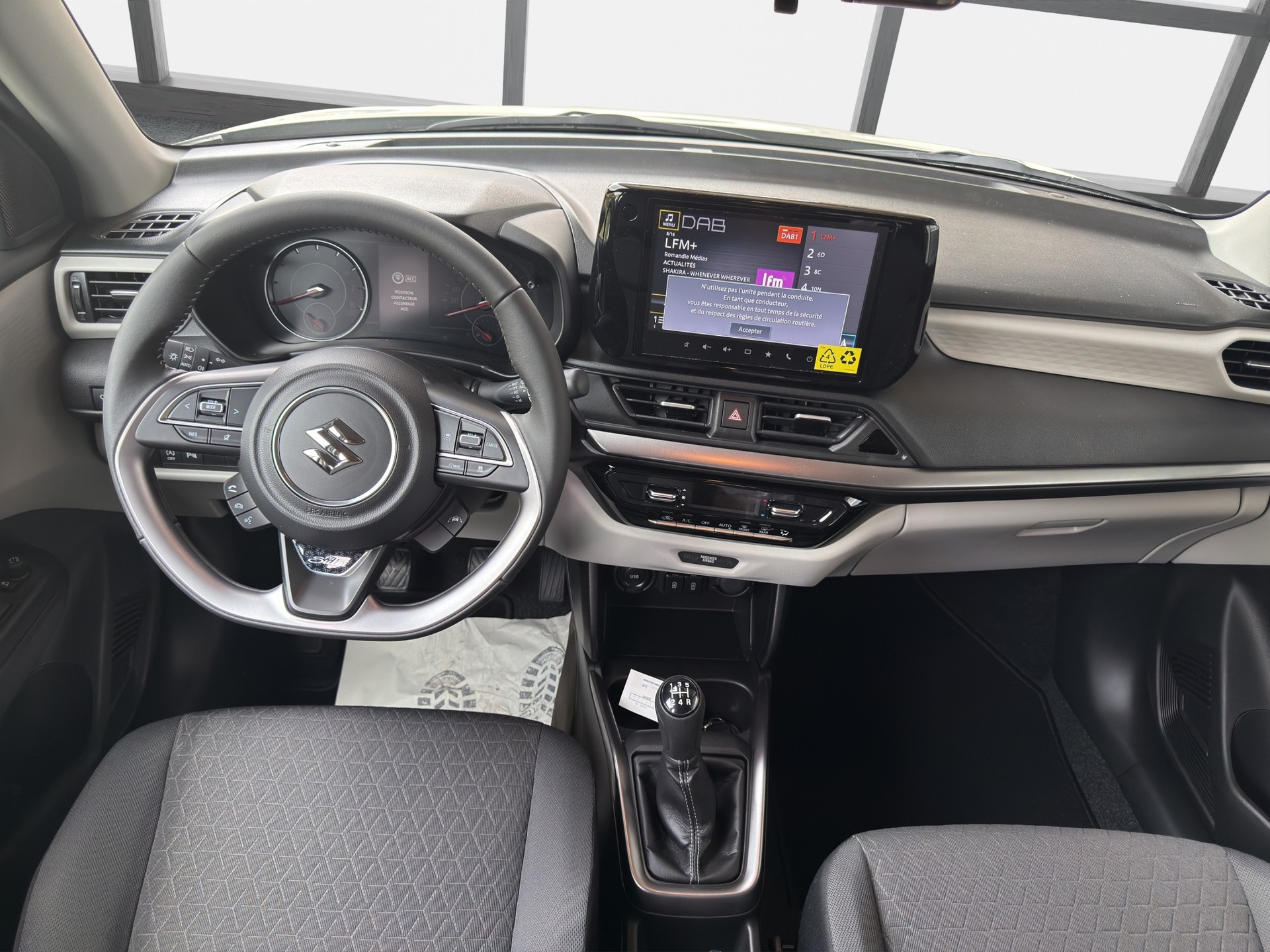 SUZUKI Swift 1.2 Piz Sulai Hybrid Top 4x4-image-9