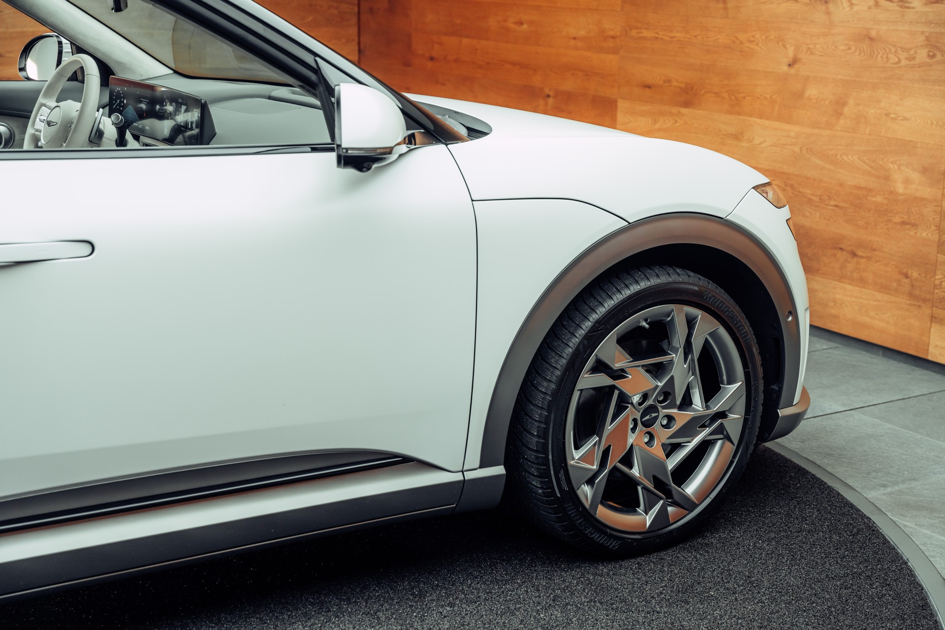 GENESIS GV60 77.4 kWh Sport Plus AWD-image-19