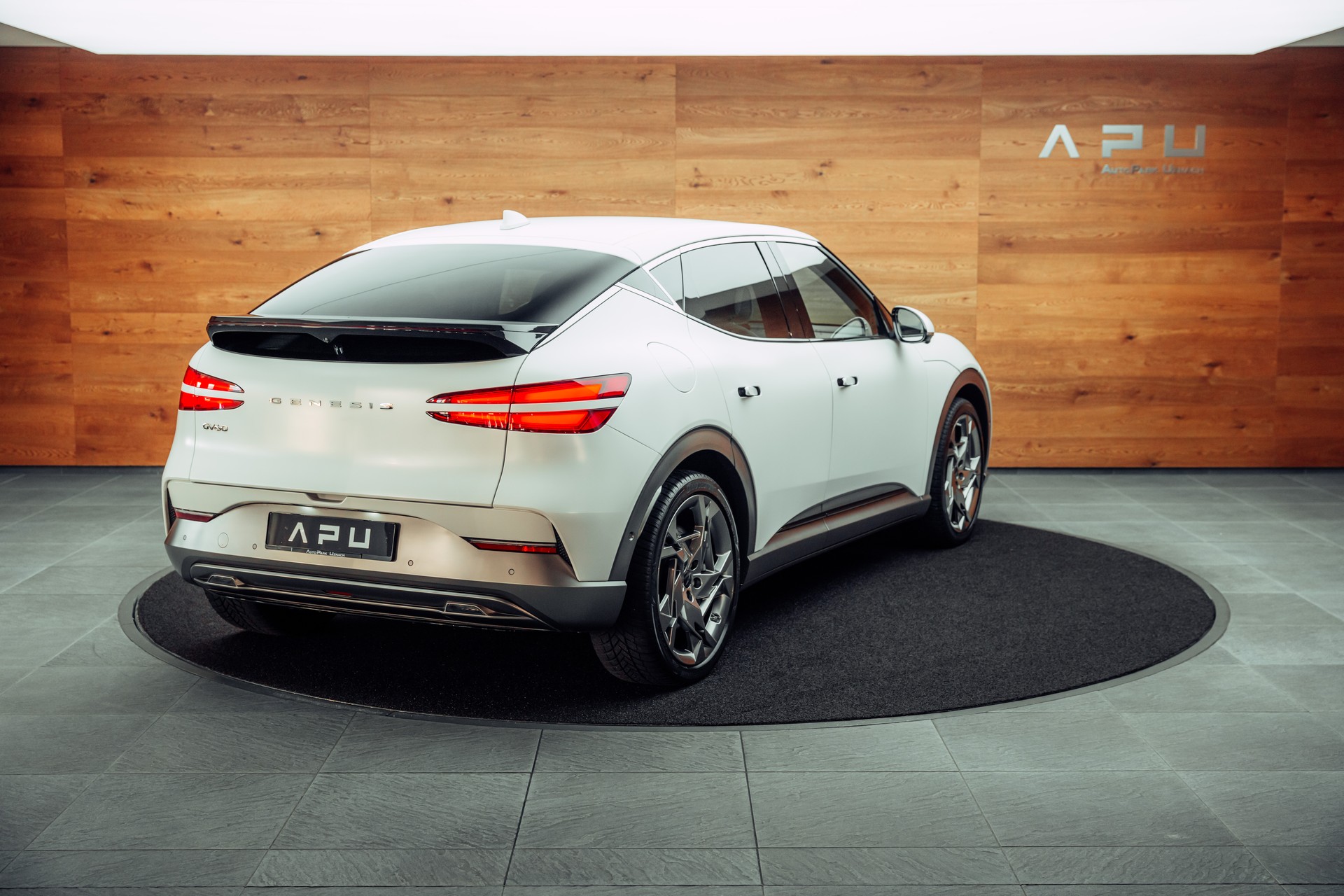 GENESIS GV60 77.4 kWh Sport Plus AWD-image-1