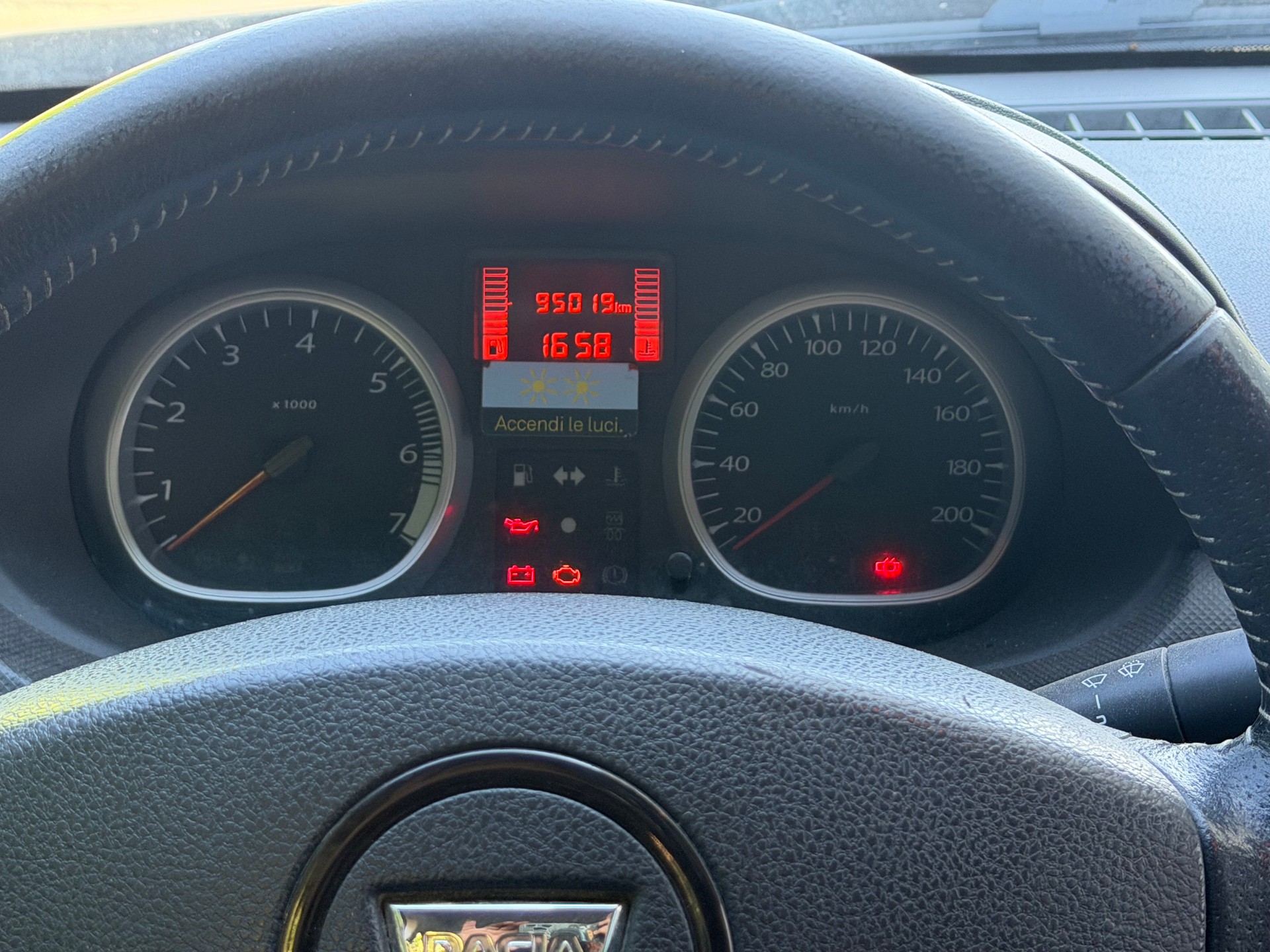 DACIA Duster 1.5 dCi Lauréate 4x4-image-14