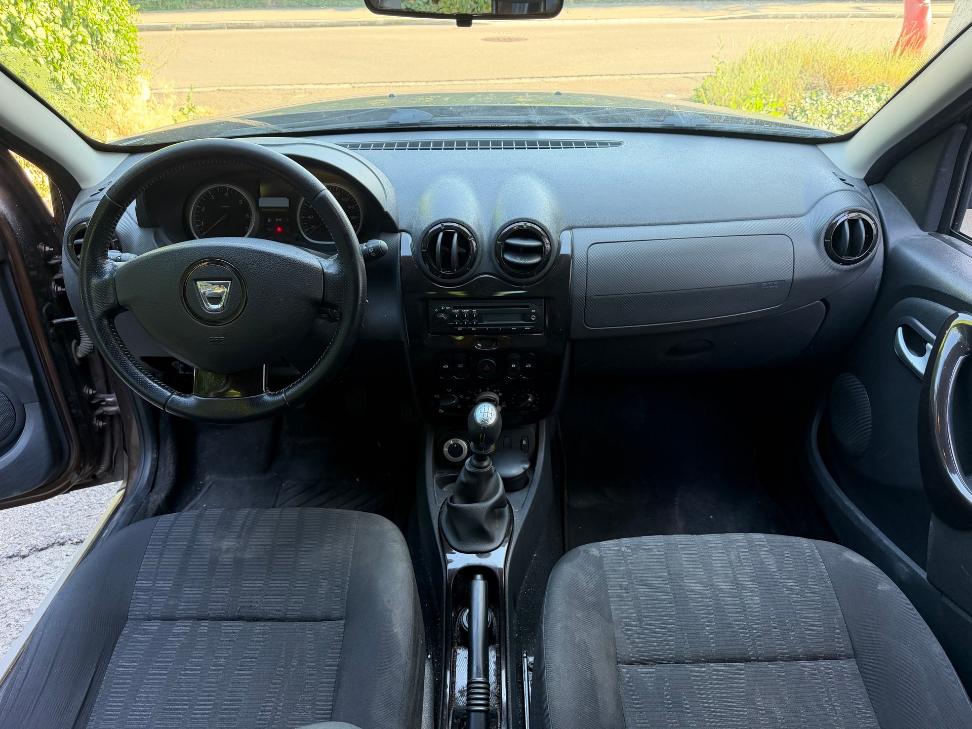 DACIA Duster 1.5 dCi Lauréate 4x4-image-11