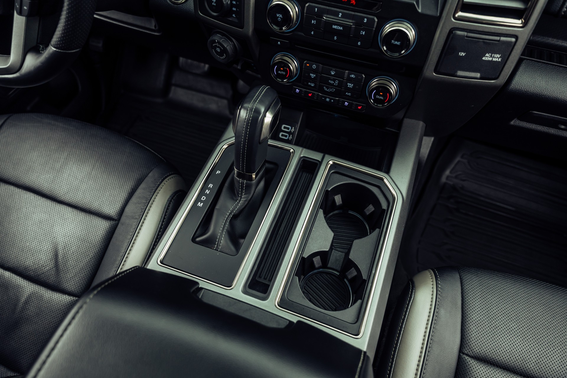 FORD F-150 Raptor SuperCrew 3.5 EcoBoost V6 4x4-image-12