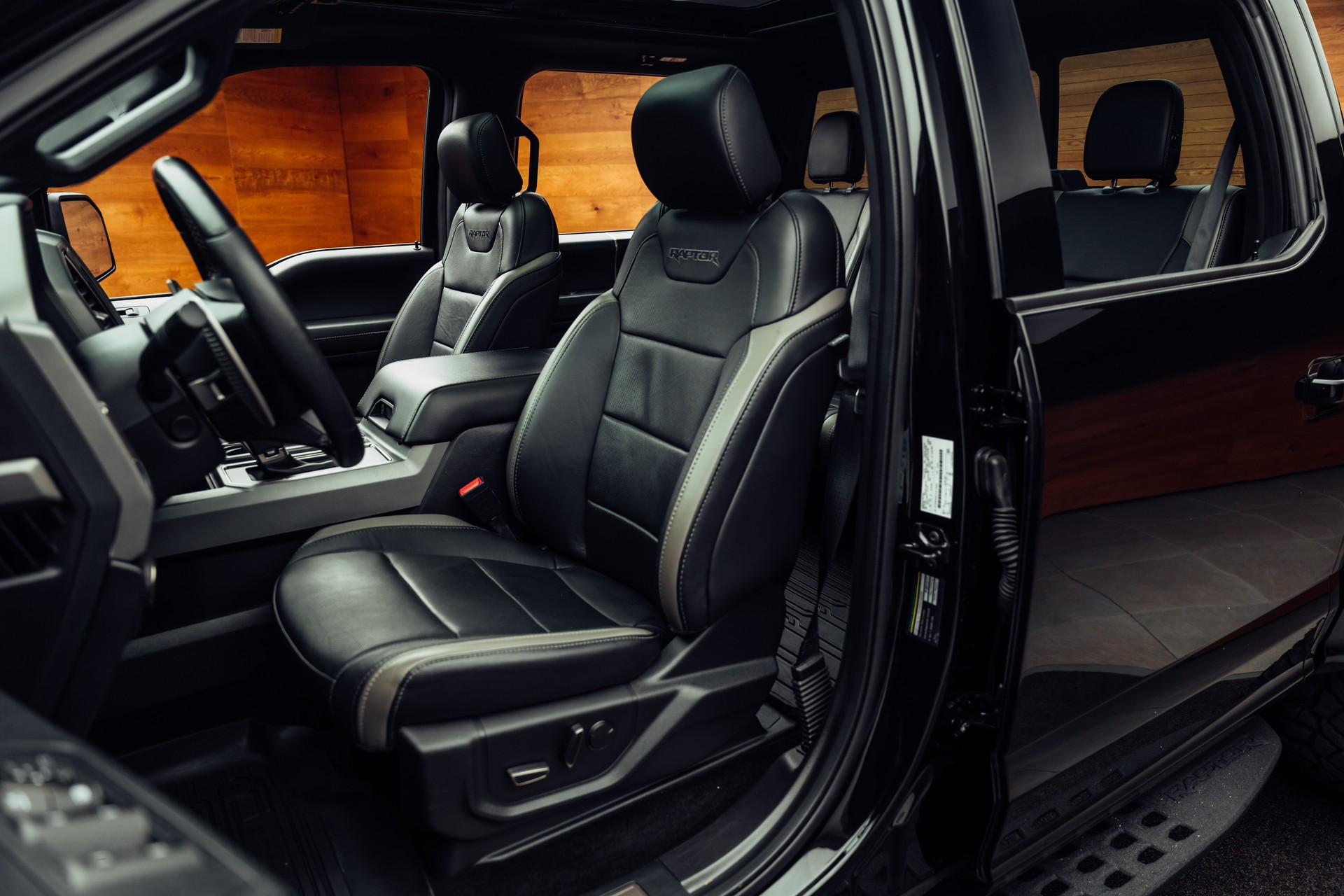 FORD F-150 Raptor SuperCrew 3.5 EcoBoost V6 4x4-image-4