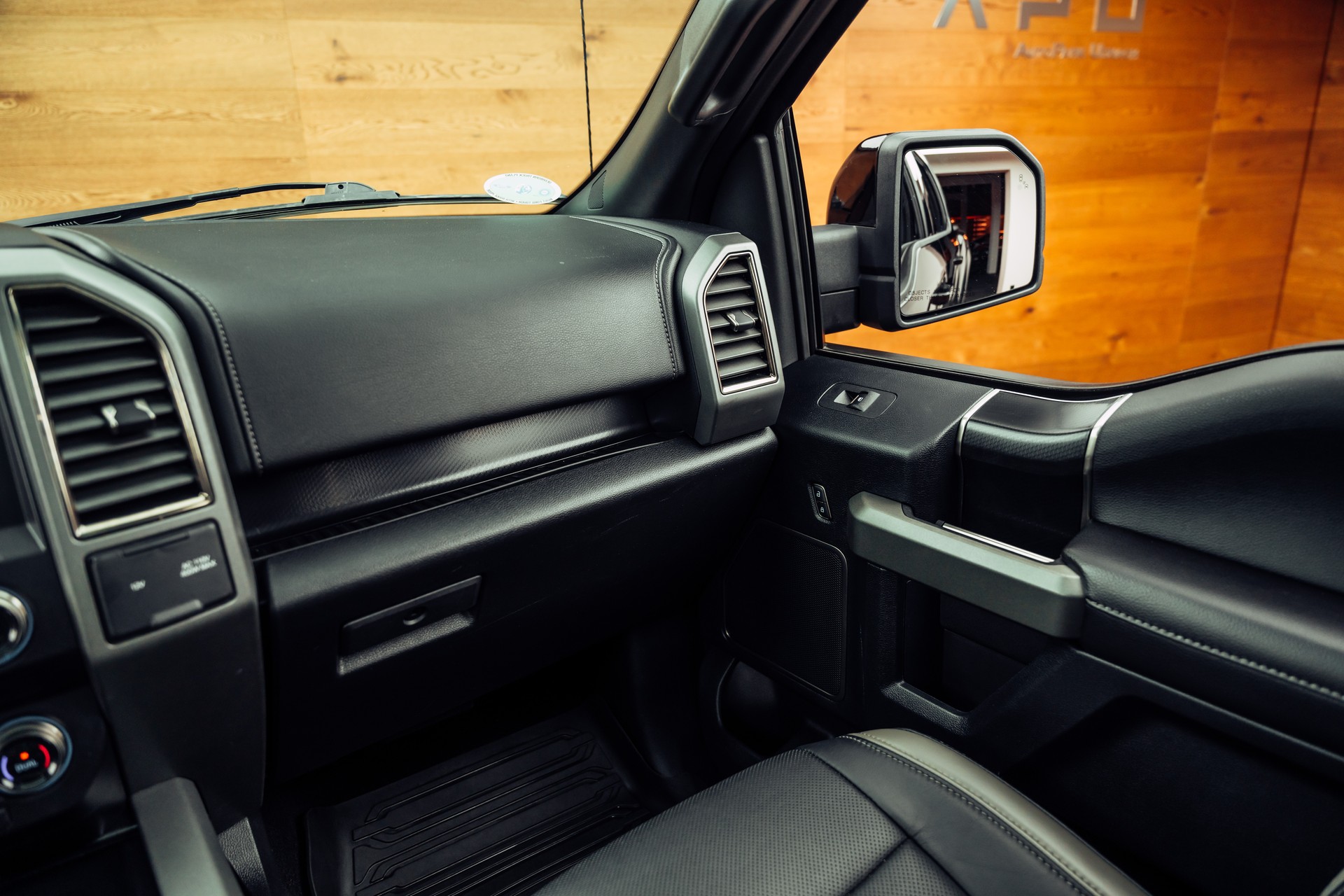 FORD F-150 Raptor SuperCrew 3.5 EcoBoost V6 4x4-image-10