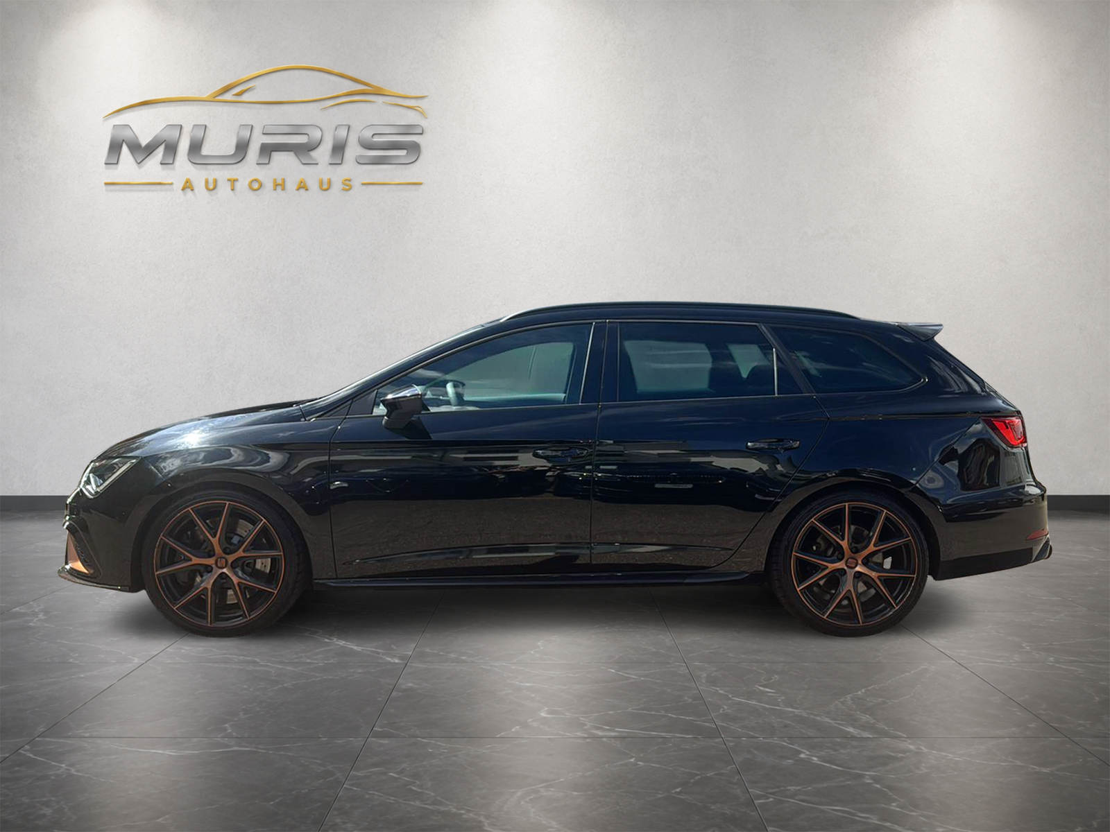 SEAT Leon ST 2.0 TSI Cupra 300 4 Drive DSG-image-1