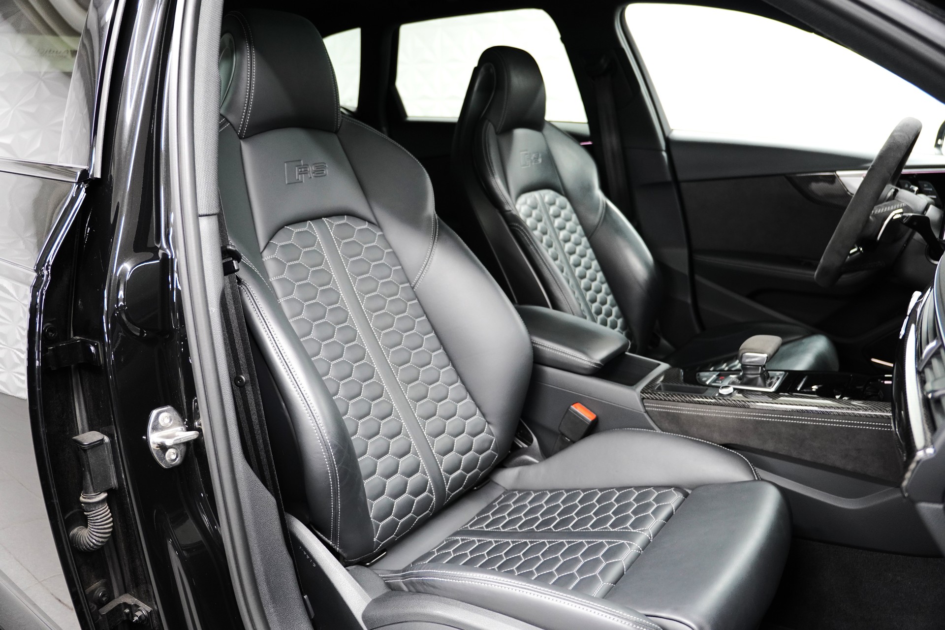 AUDI RS4 Avant 2.9 TFSI quattro tiptronic-image-11
