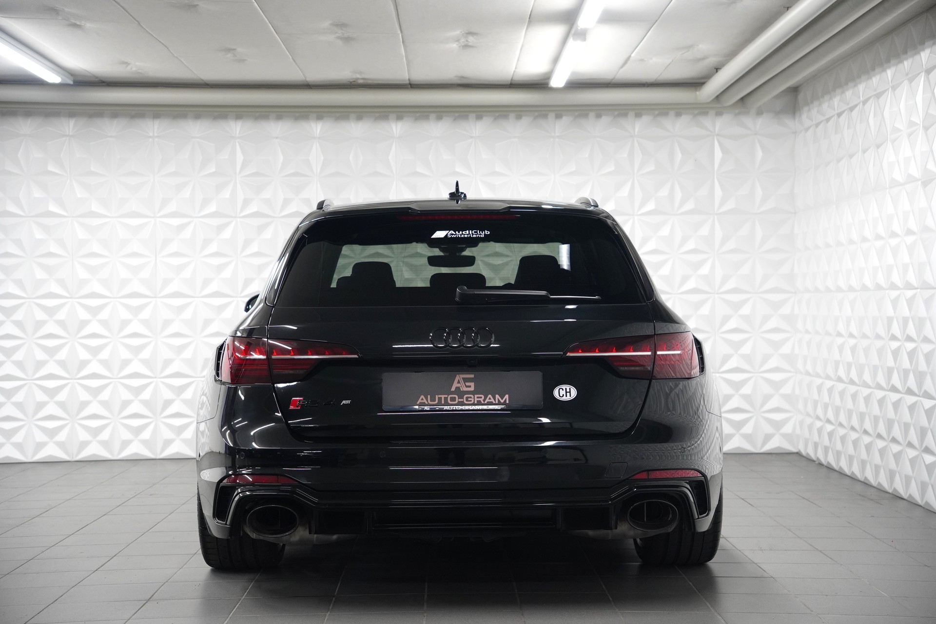 AUDI RS4 Avant 2.9 TFSI quattro tiptronic-image-3