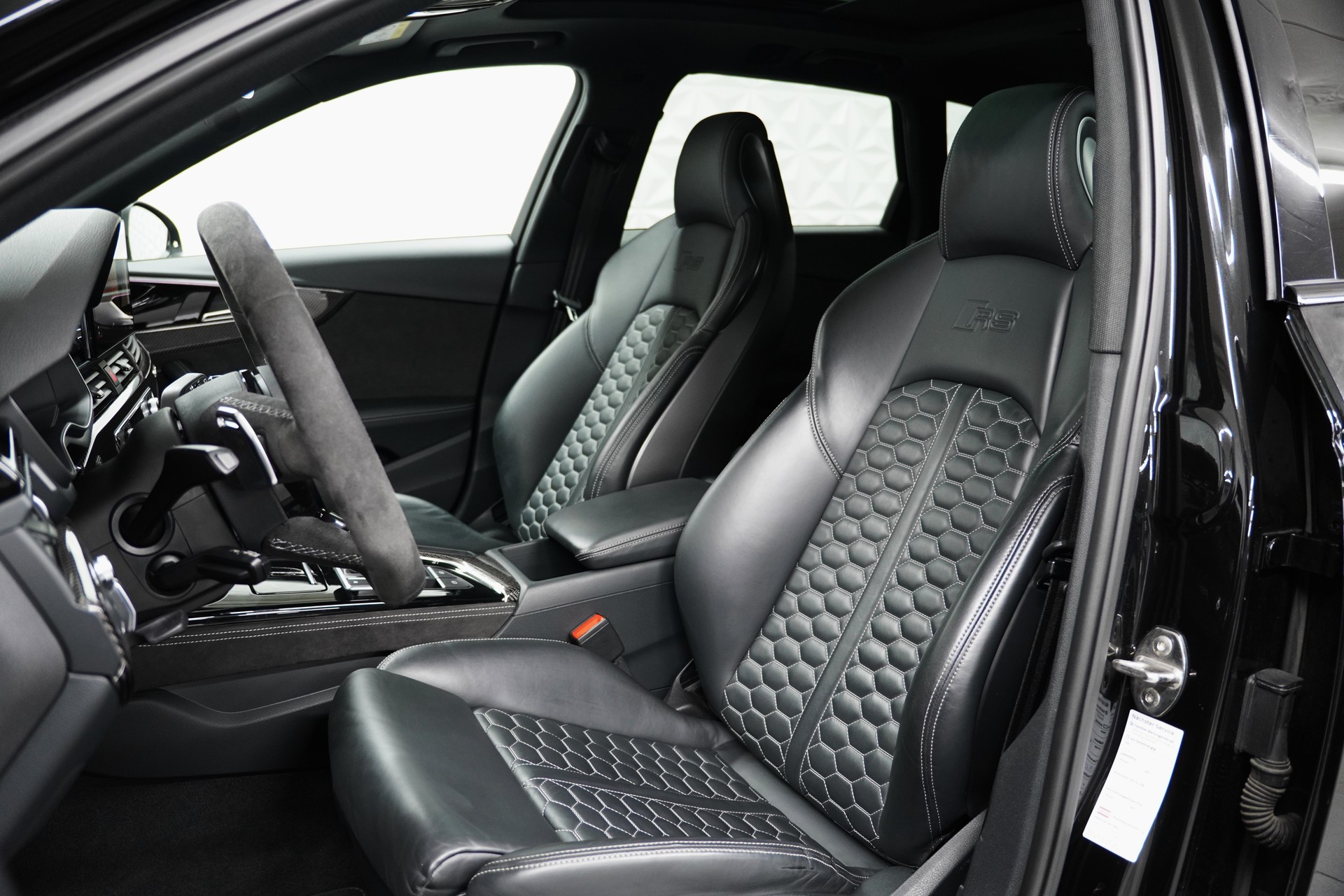 AUDI RS4 Avant 2.9 TFSI quattro tiptronic-image-10