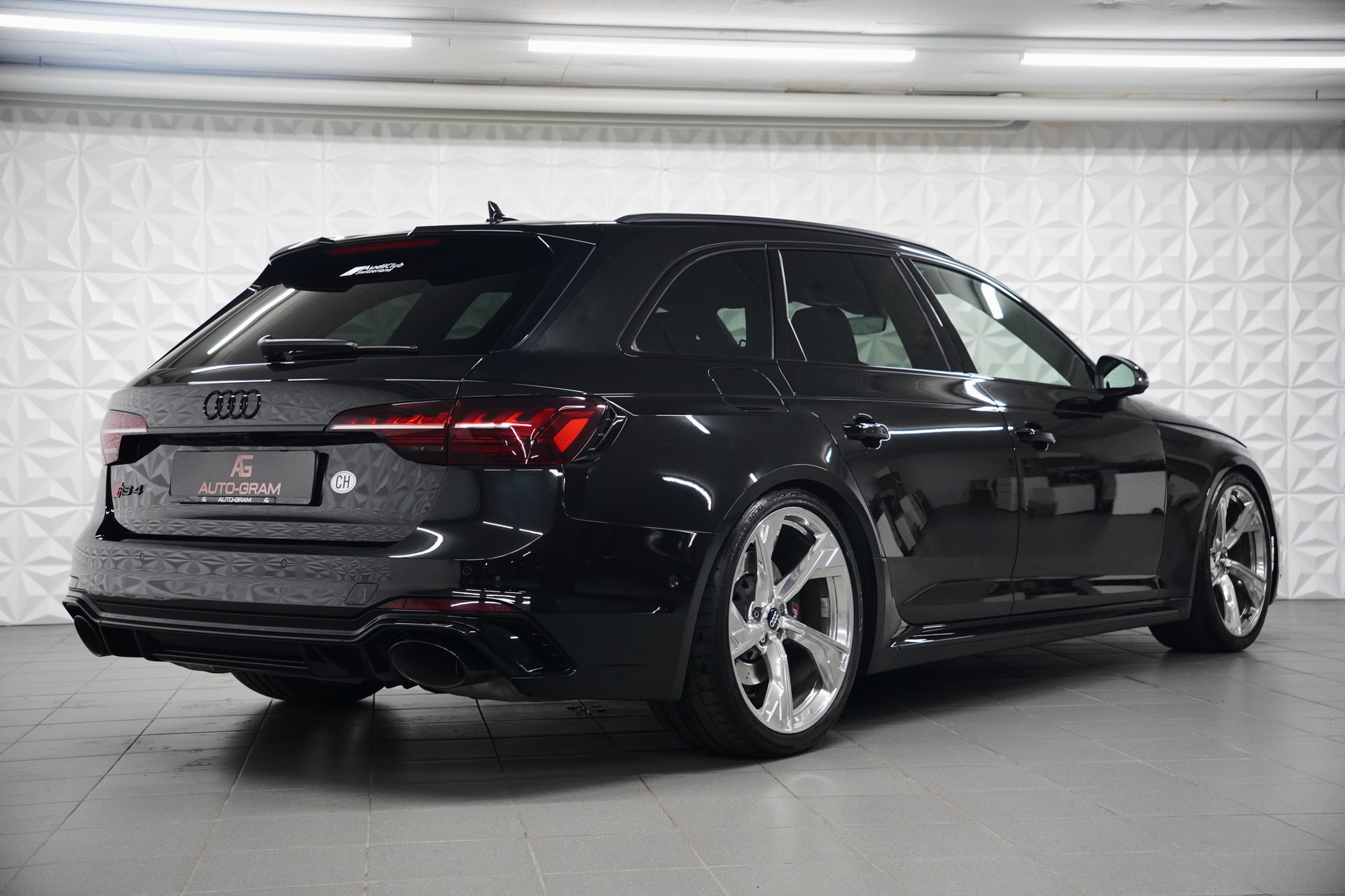 AUDI RS4 Avant 2.9 TFSI quattro tiptronic-image-4