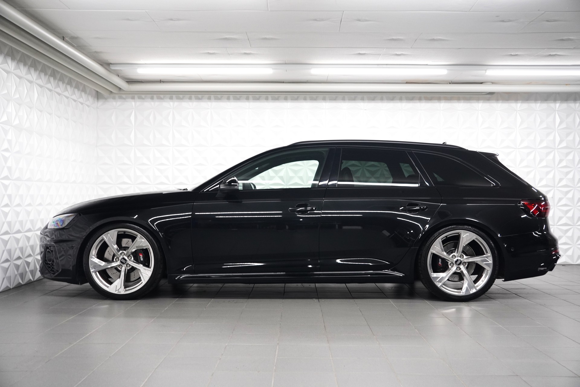 AUDI RS4 Avant 2.9 TFSI quattro tiptronic-image-1
