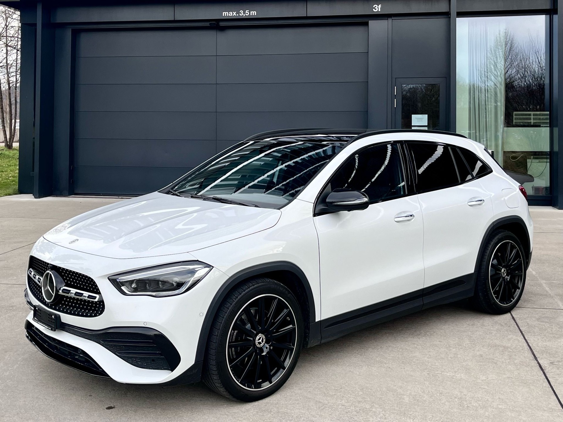 MERCEDES-BENZ GLA 250 4Matic AMG Line 8G-DCT-image-3