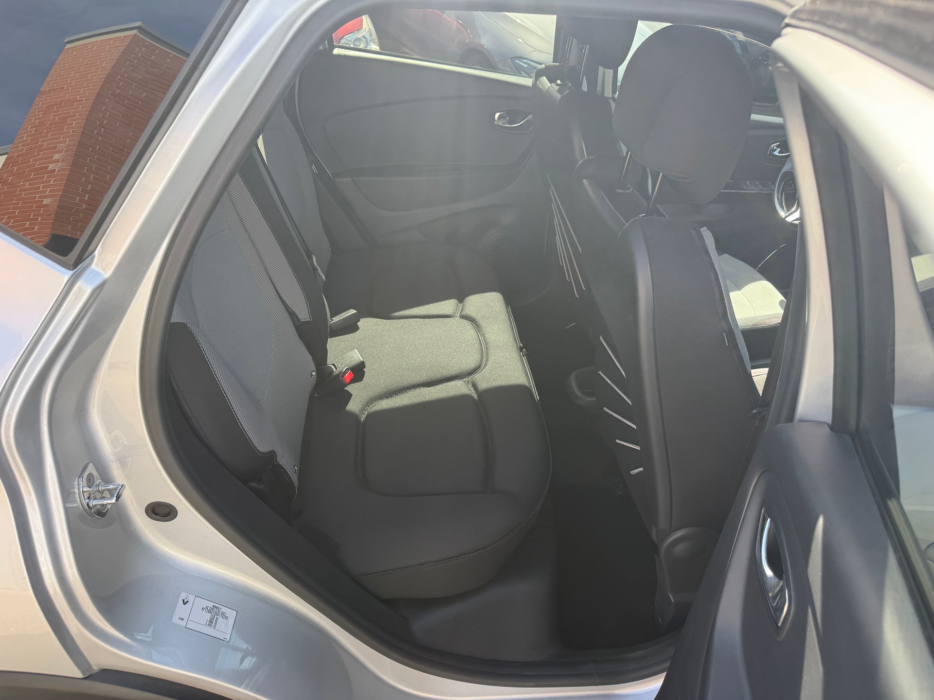 RENAULT Captur 1.2 T 16V Privilège EDC-image-8