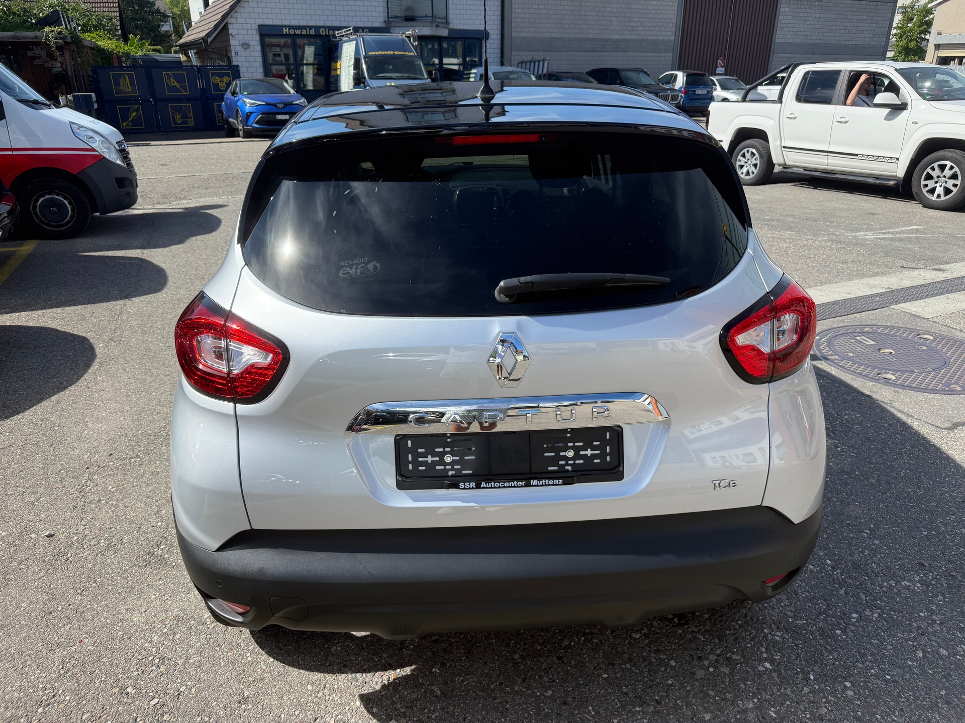 RENAULT Captur 1.2 T 16V Privilège EDC-image-5