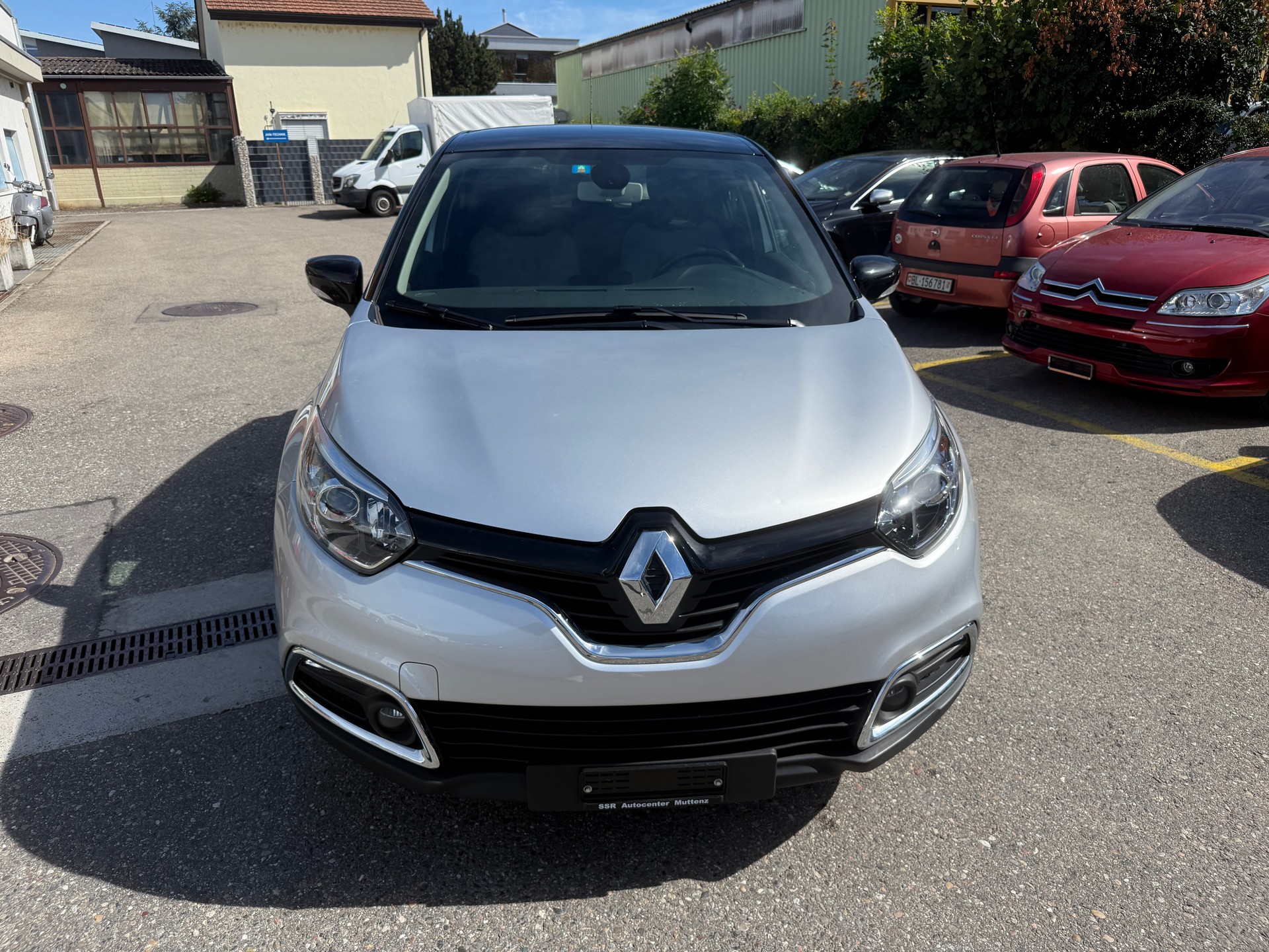 RENAULT Captur 1.2 T 16V Privilège EDC-image-2