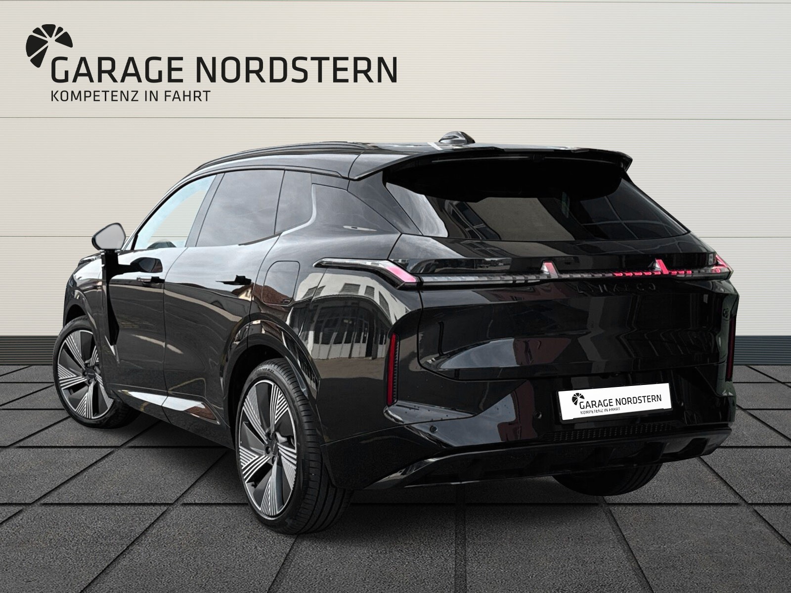 LYNK & CO 08 1.5 PHEV More-image-2