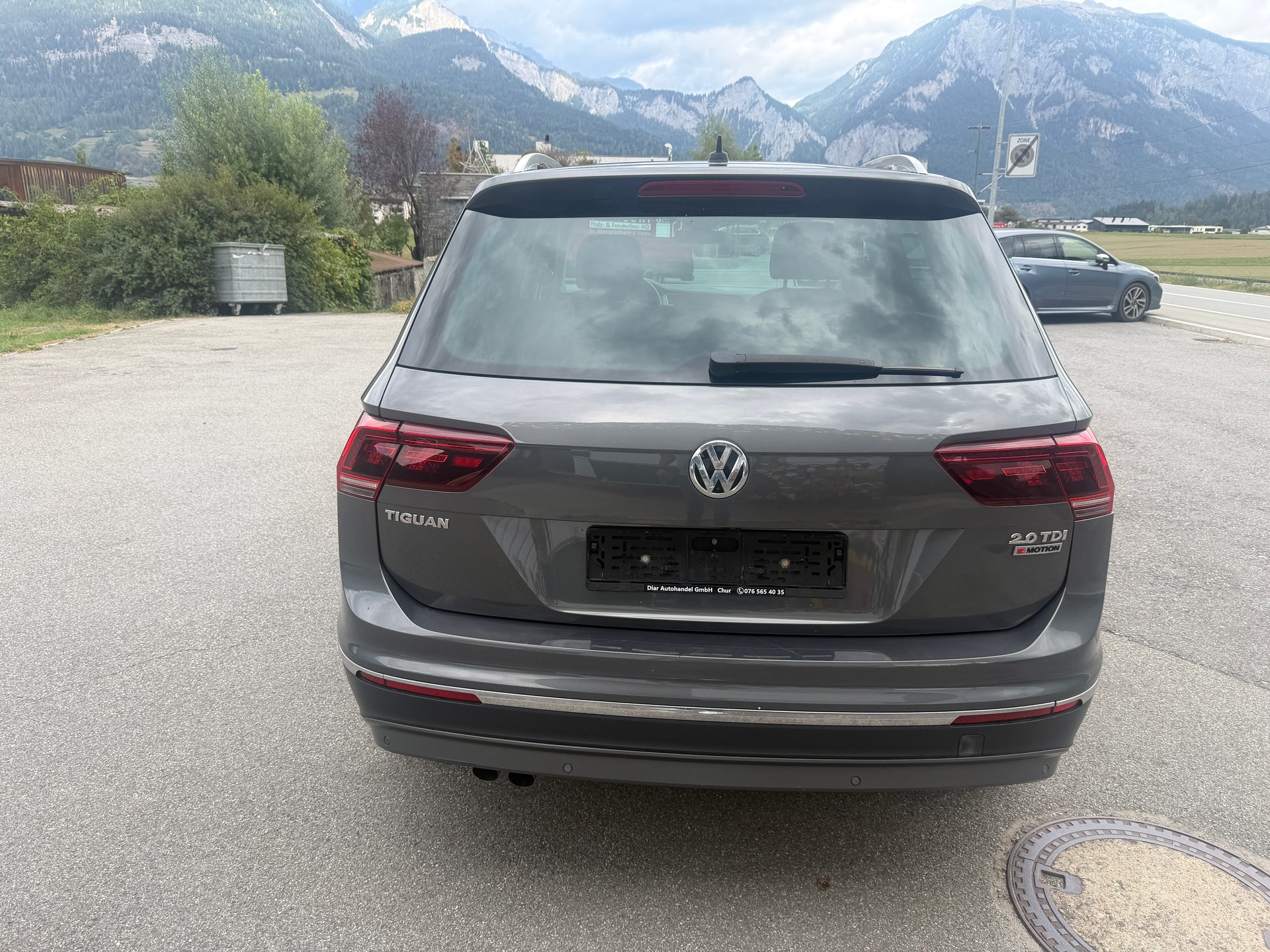 VW Tiguan 2.0 TDI SCR Highline 4Motion-image-4