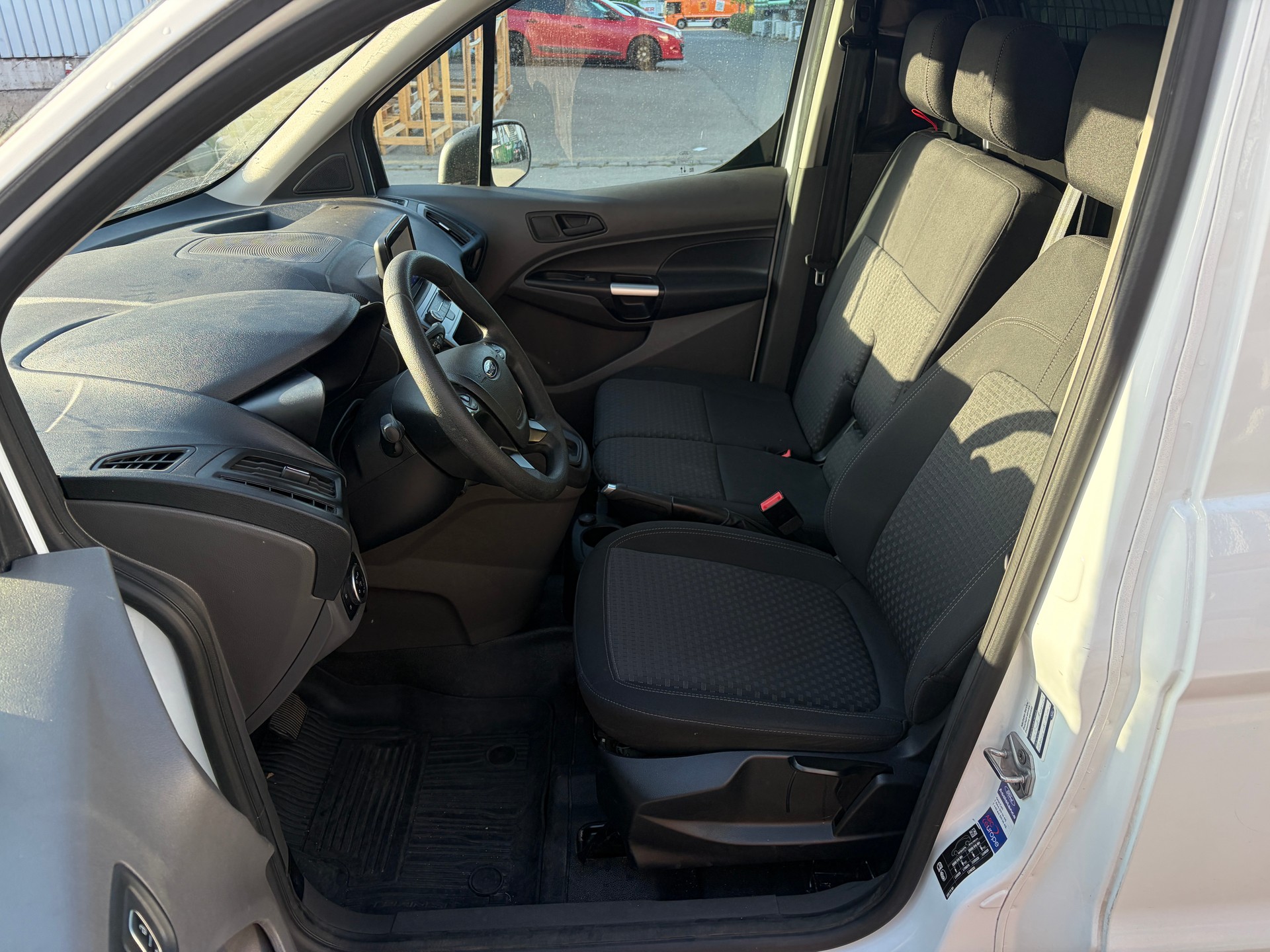 FORD Transit Connect Van T220 1.5 EcoBlue Trend Automat-image-8