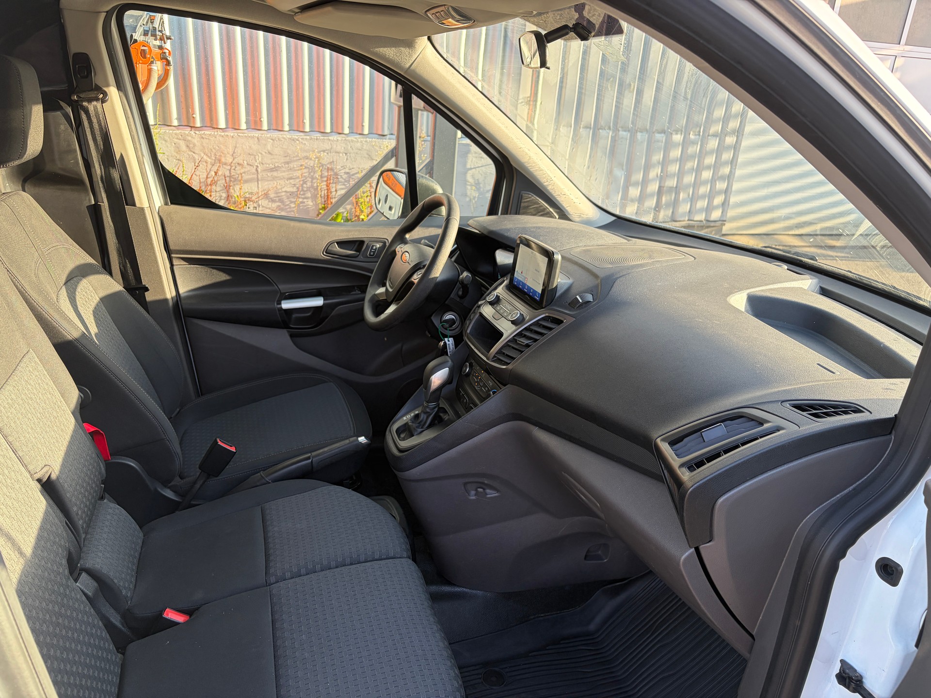 FORD Transit Connect Van T220 1.5 EcoBlue Trend Automat-image-11