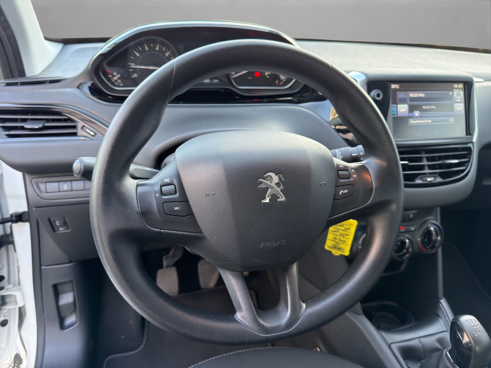 PEUGEOT 208 1.2 PureTech Active-image-9
