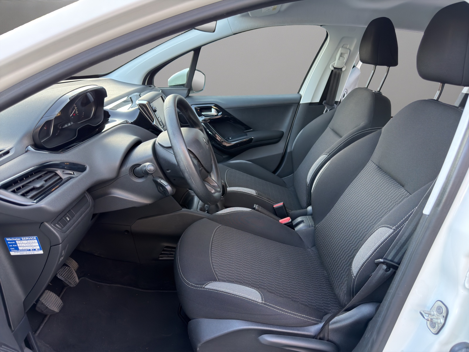PEUGEOT 208 1.2 PureTech Active-image-8