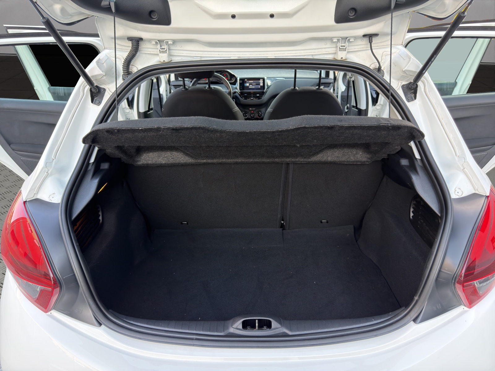 PEUGEOT 208 1.2 PureTech Active-image-18