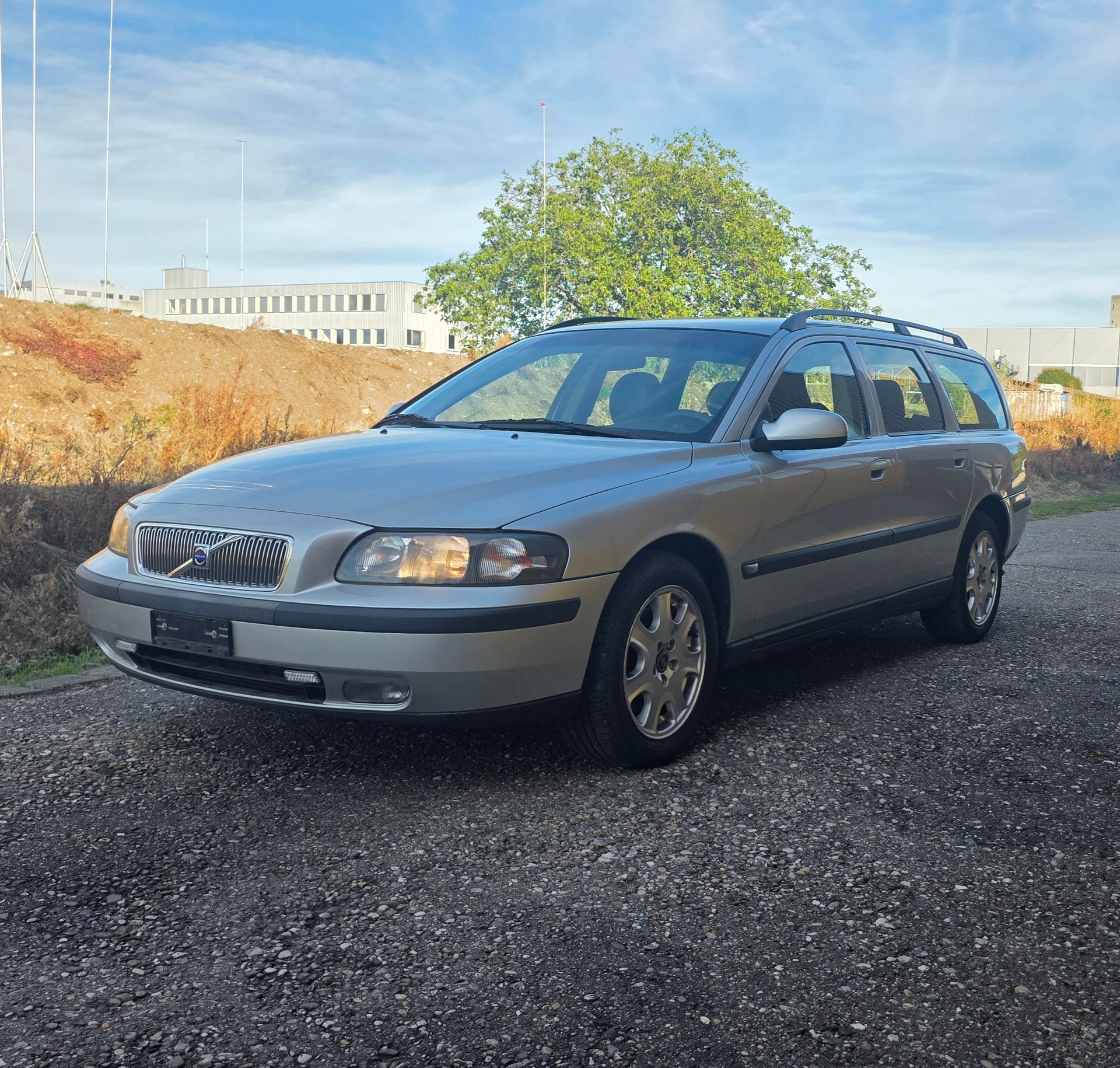 VOLVO V70 T5