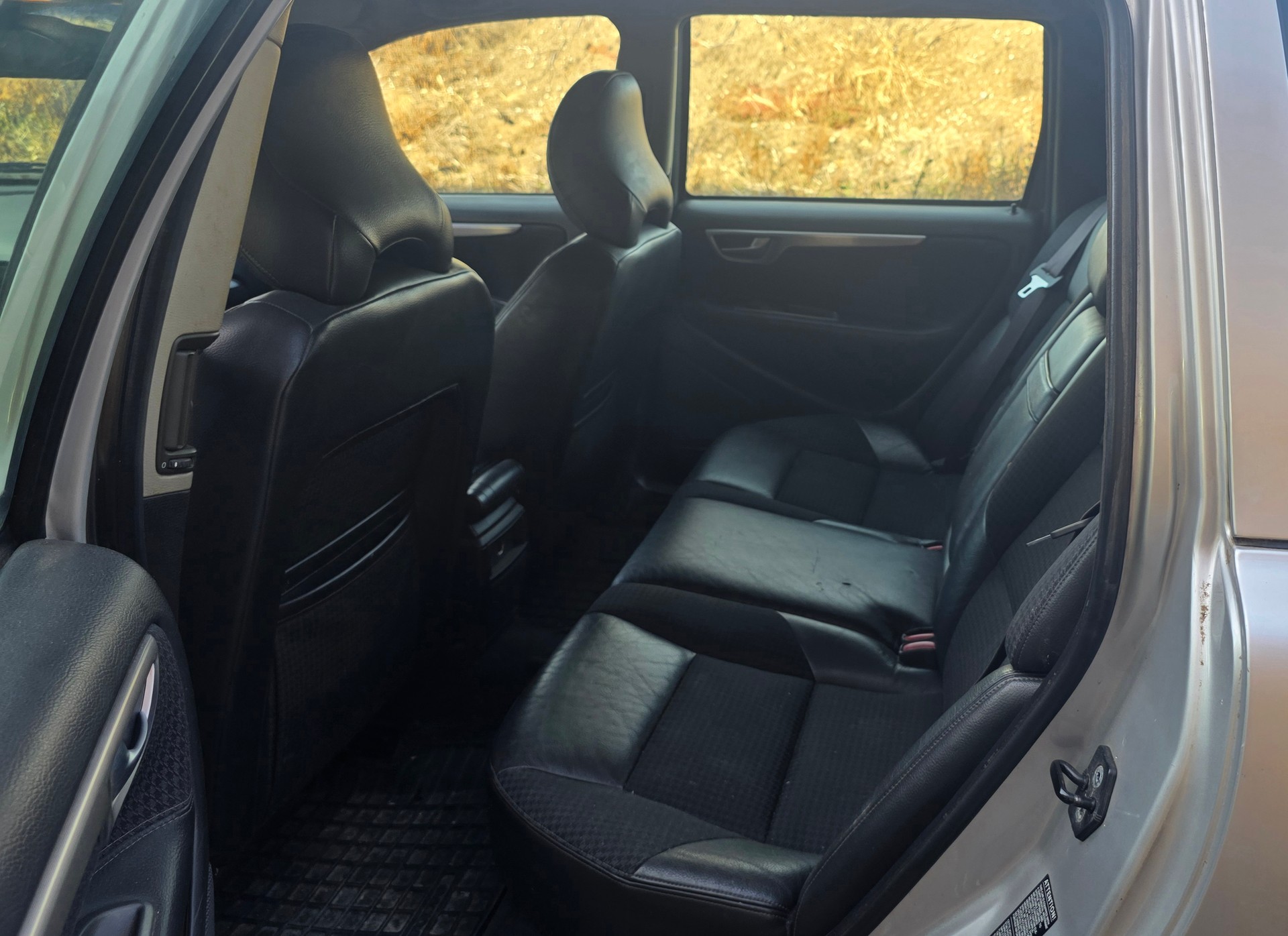 VOLVO V70 T5-image-5