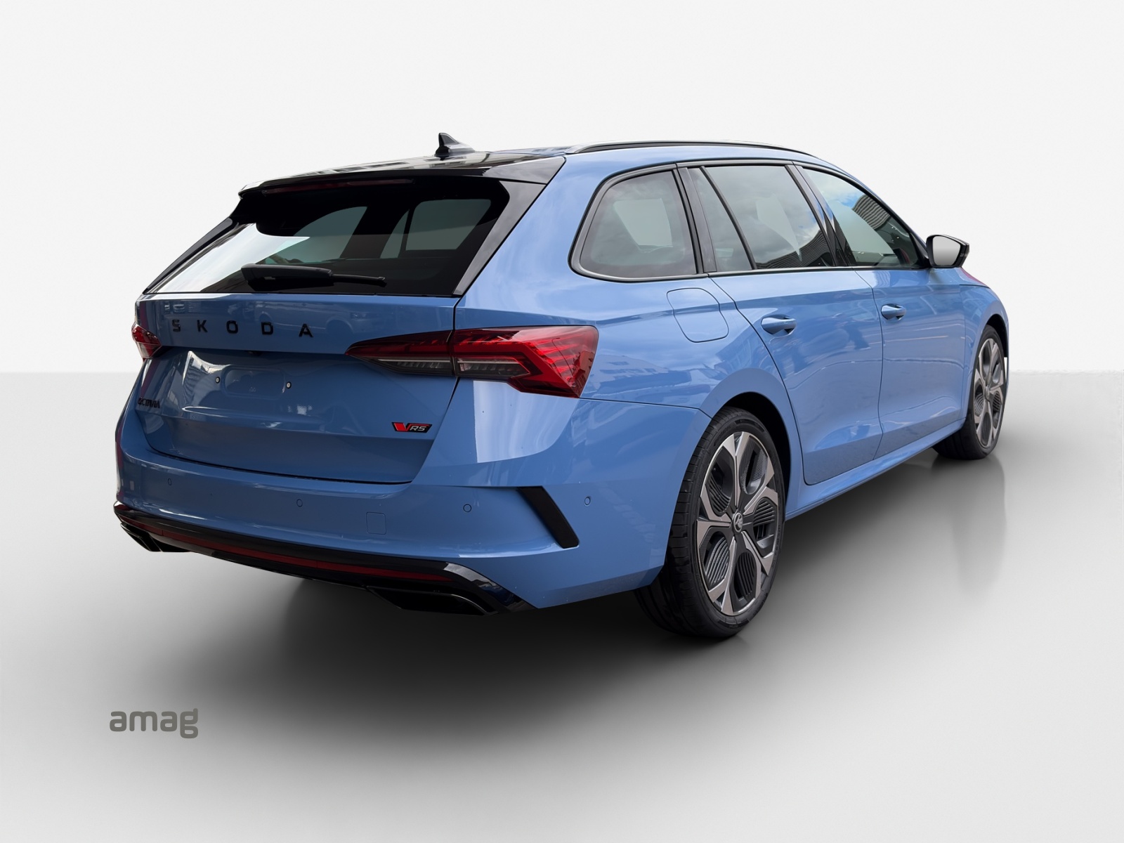 SKODA Octavia Combi 2.0 TSI DSG RS 30 Years Edition-image-11