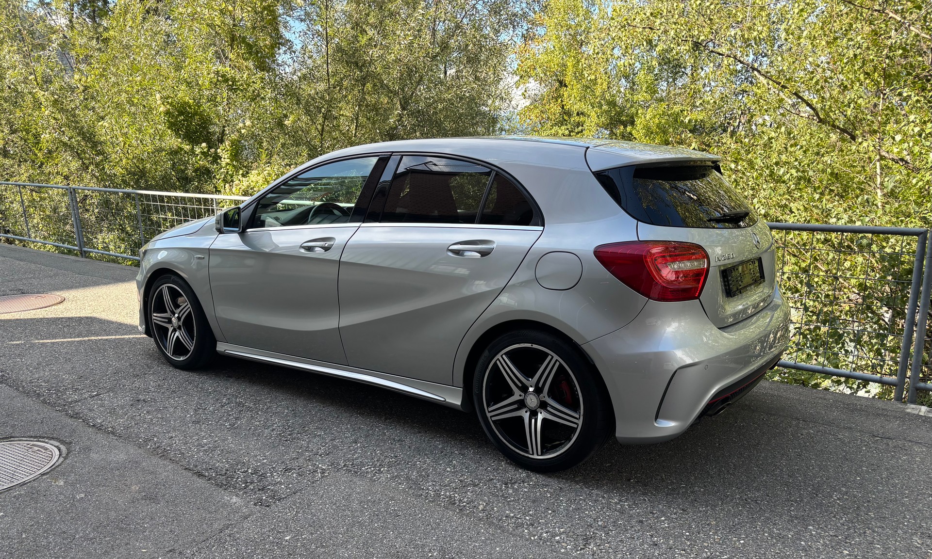 MERCEDES-BENZ A 250 Sport 4Matic 7G-DCT-image-2