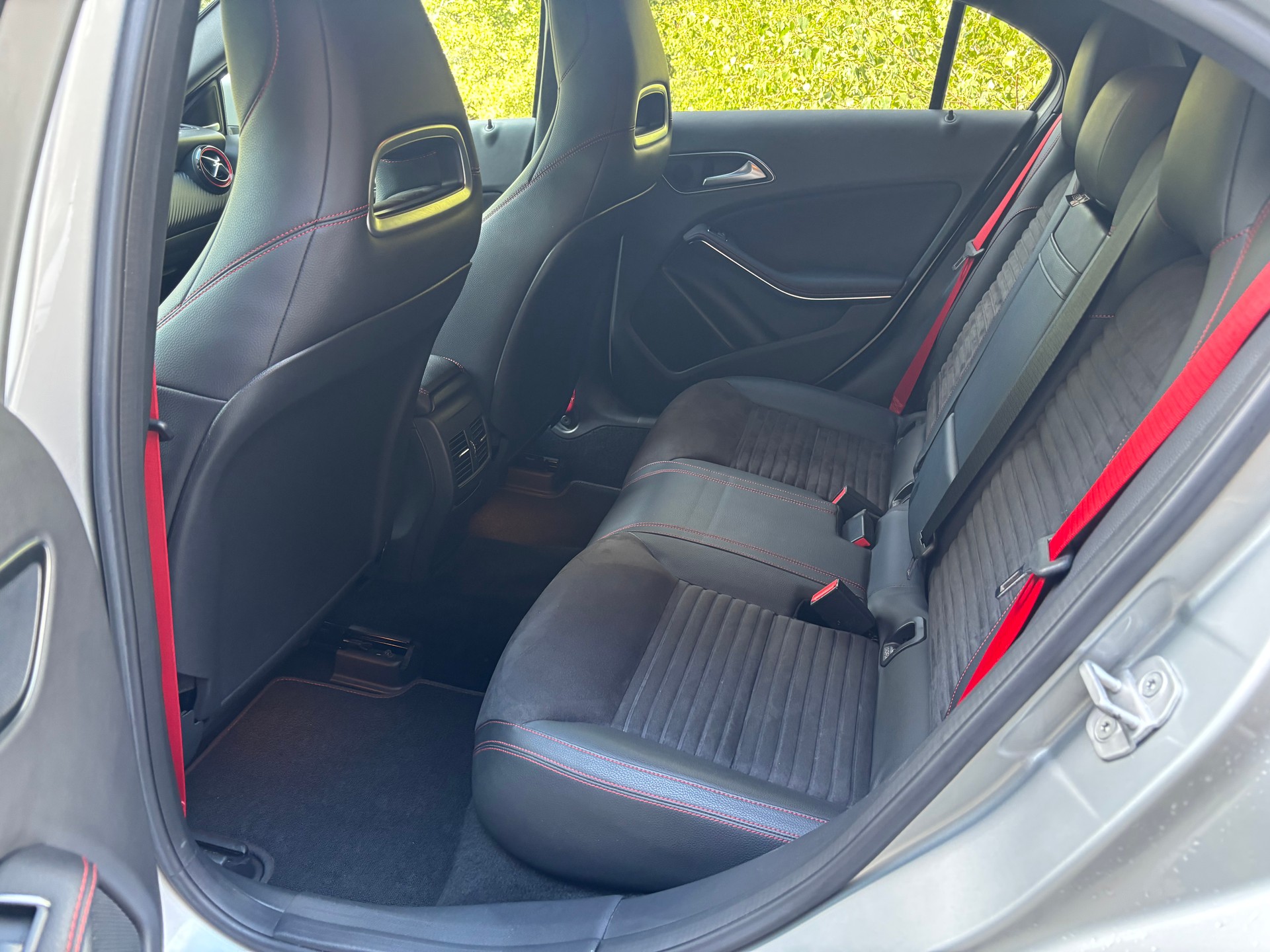 MERCEDES-BENZ A 250 Sport 4Matic 7G-DCT-image-9