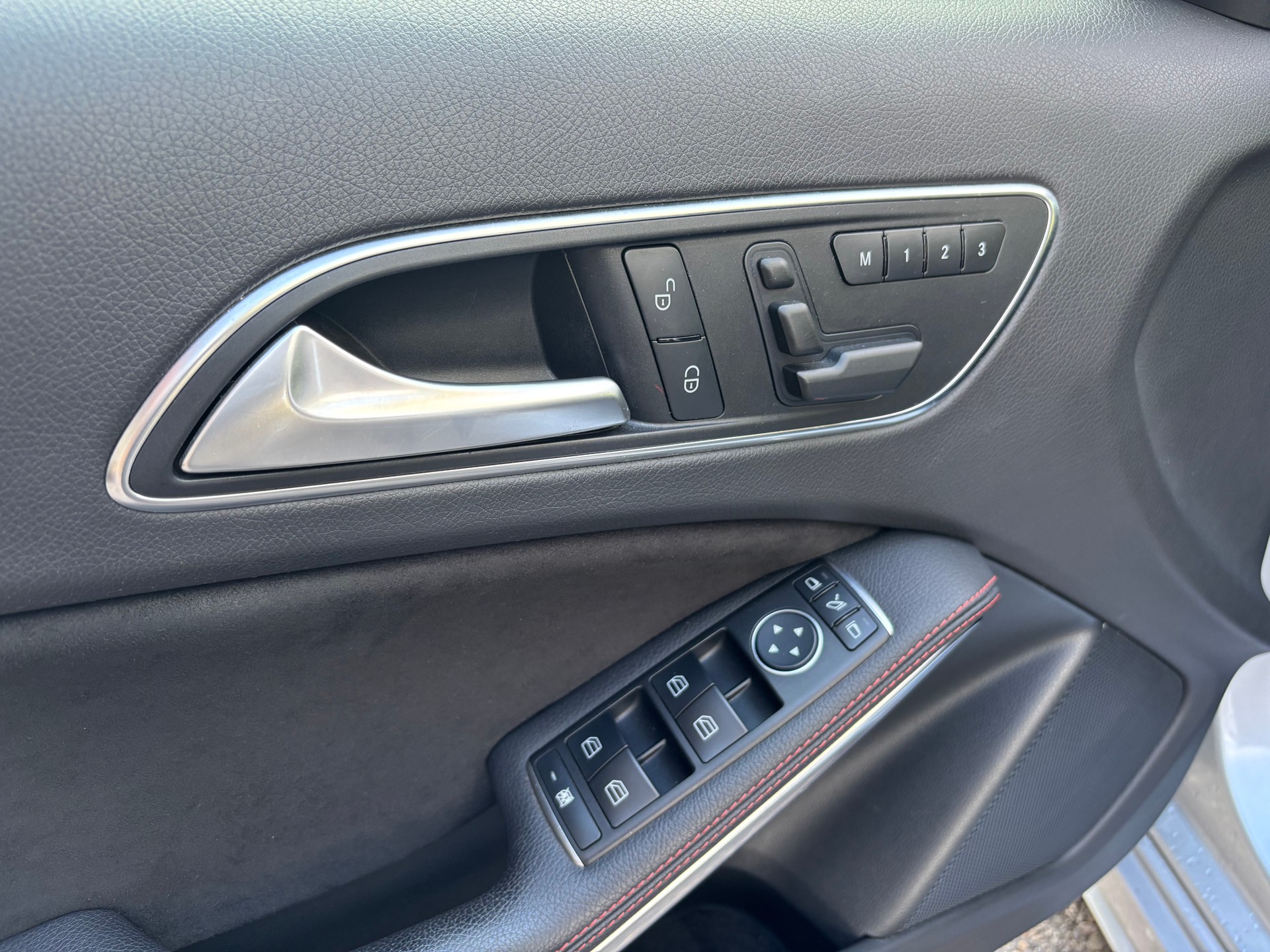 MERCEDES-BENZ A 250 Sport 4Matic 7G-DCT-image-8