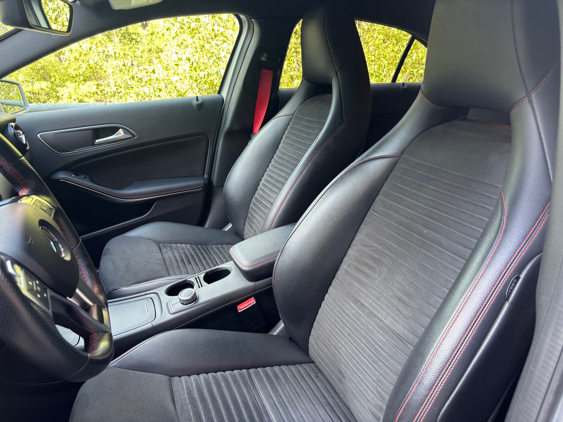 MERCEDES-BENZ A 250 Sport 4Matic 7G-DCT-image-5