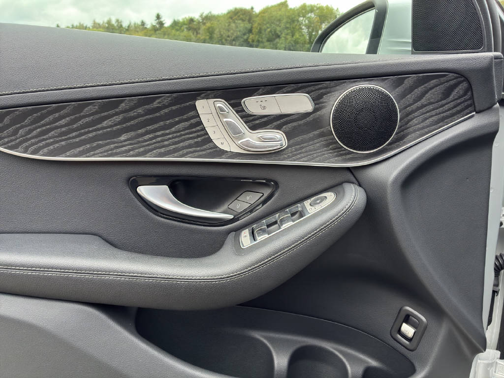 MERCEDES-BENZ GLC 300 Exclusive 4Matic-image-6