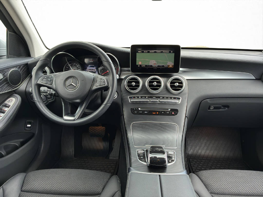 MERCEDES-BENZ GLC 300 Exclusive 4Matic-image-13