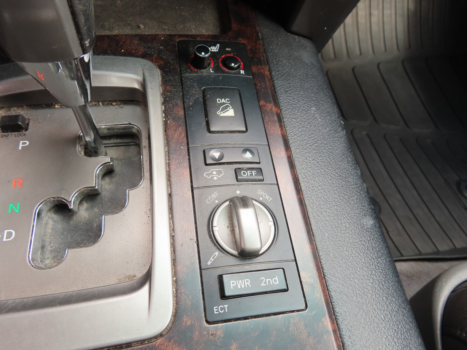 TOYOTA Land Cruiser V8 4.5 D-4D Linea Luna-image-16
