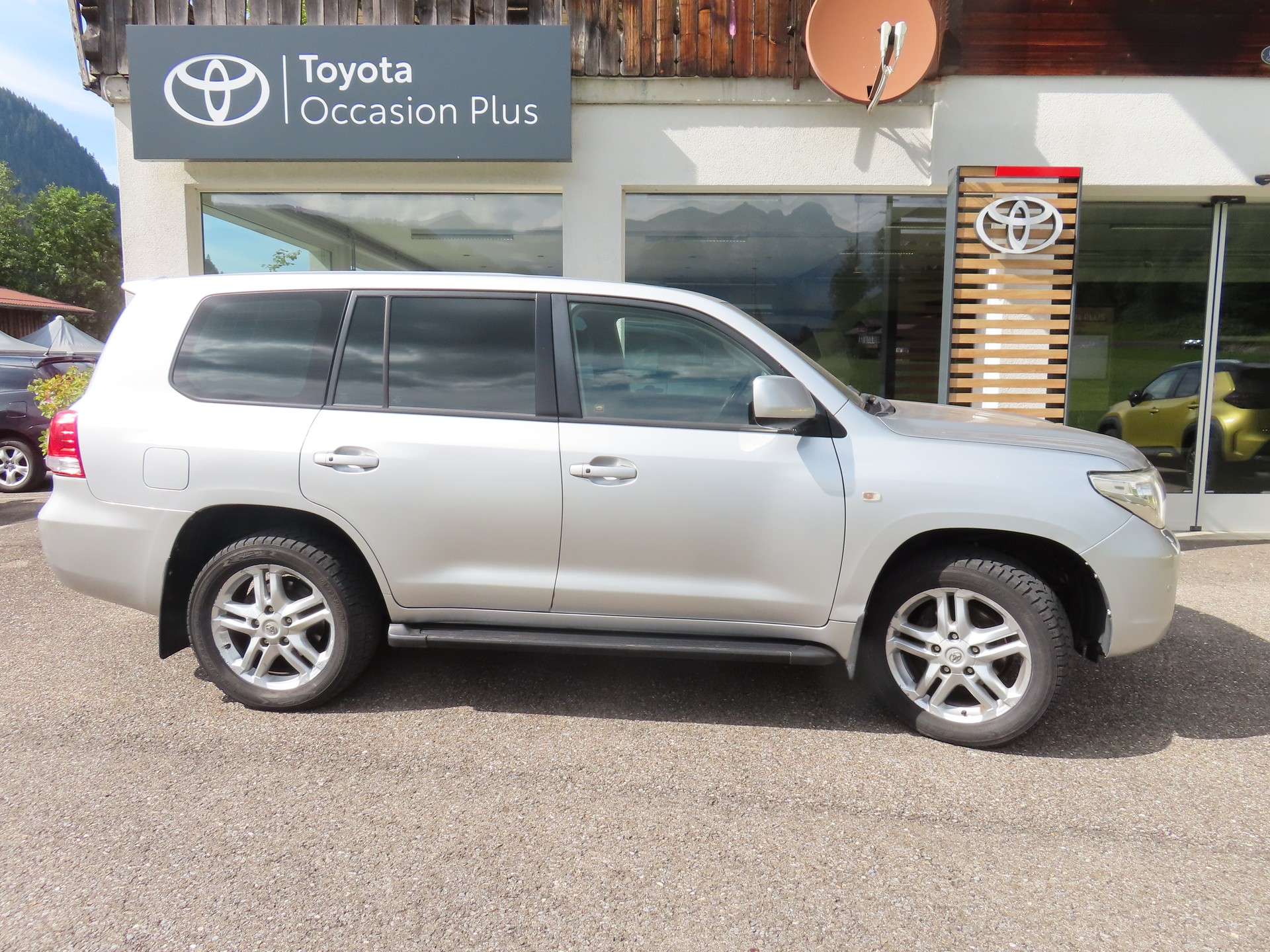 TOYOTA Land Cruiser V8 4.5 D-4D Linea Luna-showroom-element-2