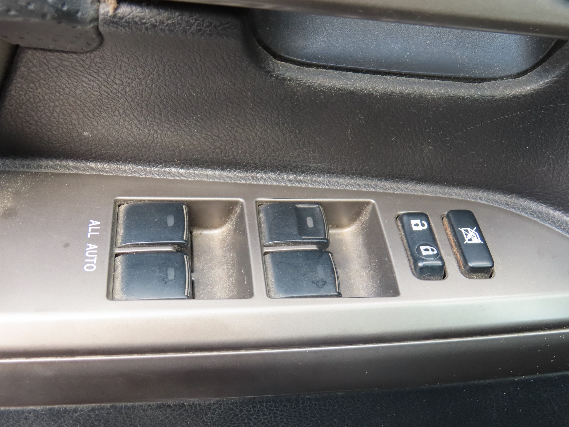 TOYOTA Land Cruiser V8 4.5 D-4D Linea Luna-image-20