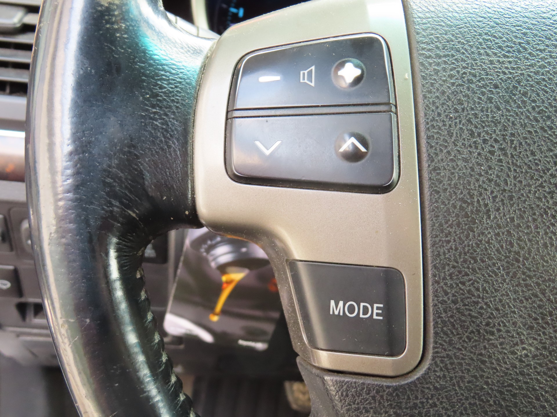 TOYOTA Land Cruiser V8 4.5 D-4D Linea Luna-image-18