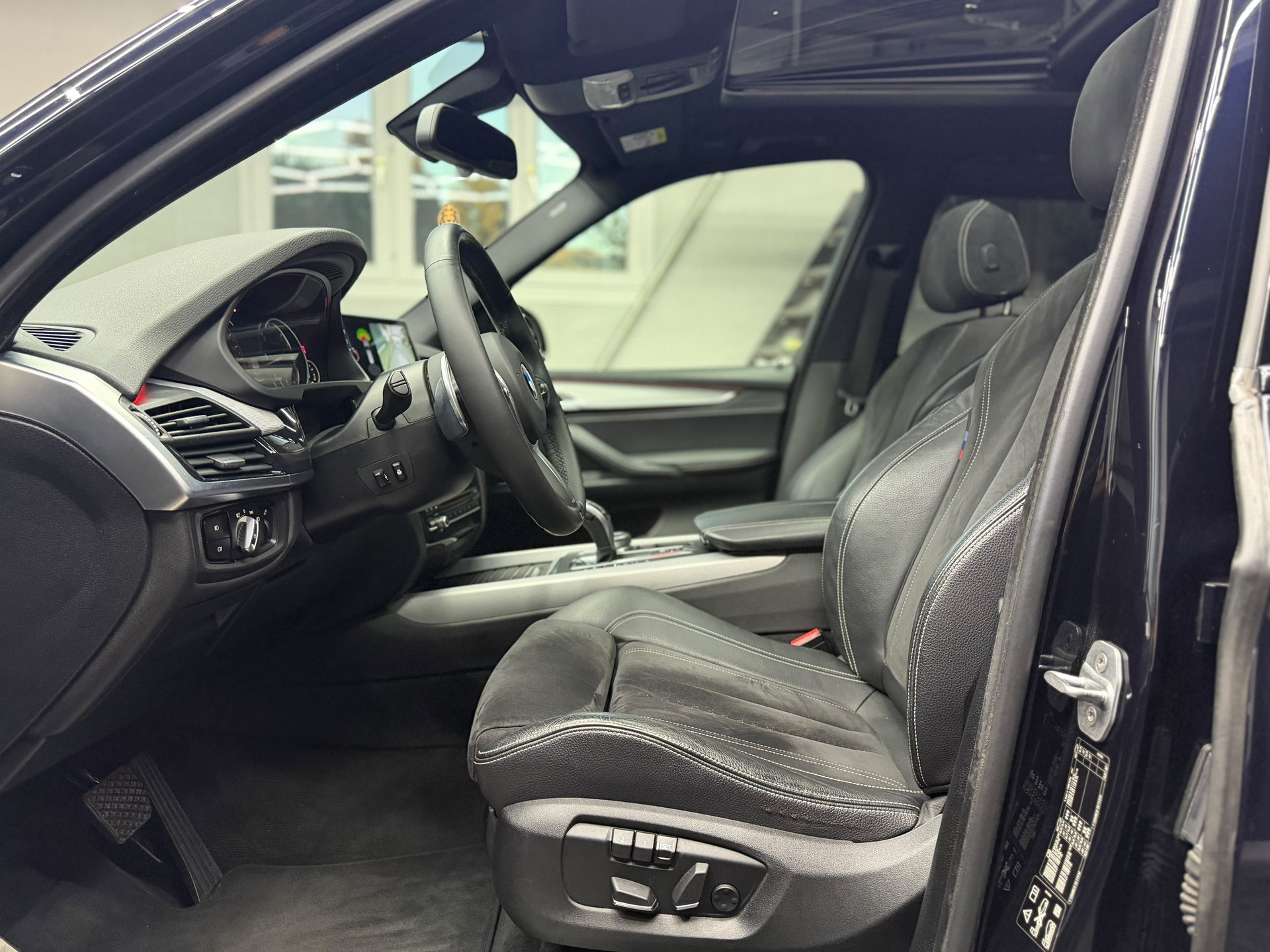 BMW X5 xDrive 30d M-Sport | M-Paket | 360° Kamera | Panoramadach | AHK 2,7T | Head-Up Display-image-14