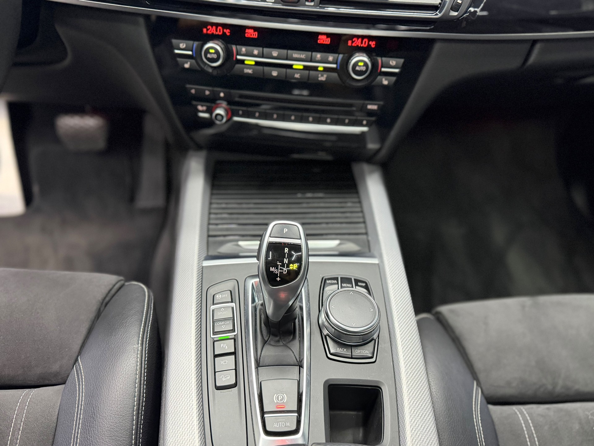 BMW X5 xDrive 30d M-Sport | M-Paket | 360° Kamera | Panoramadach | AHK 2,7T | Head-Up Display-image-16
